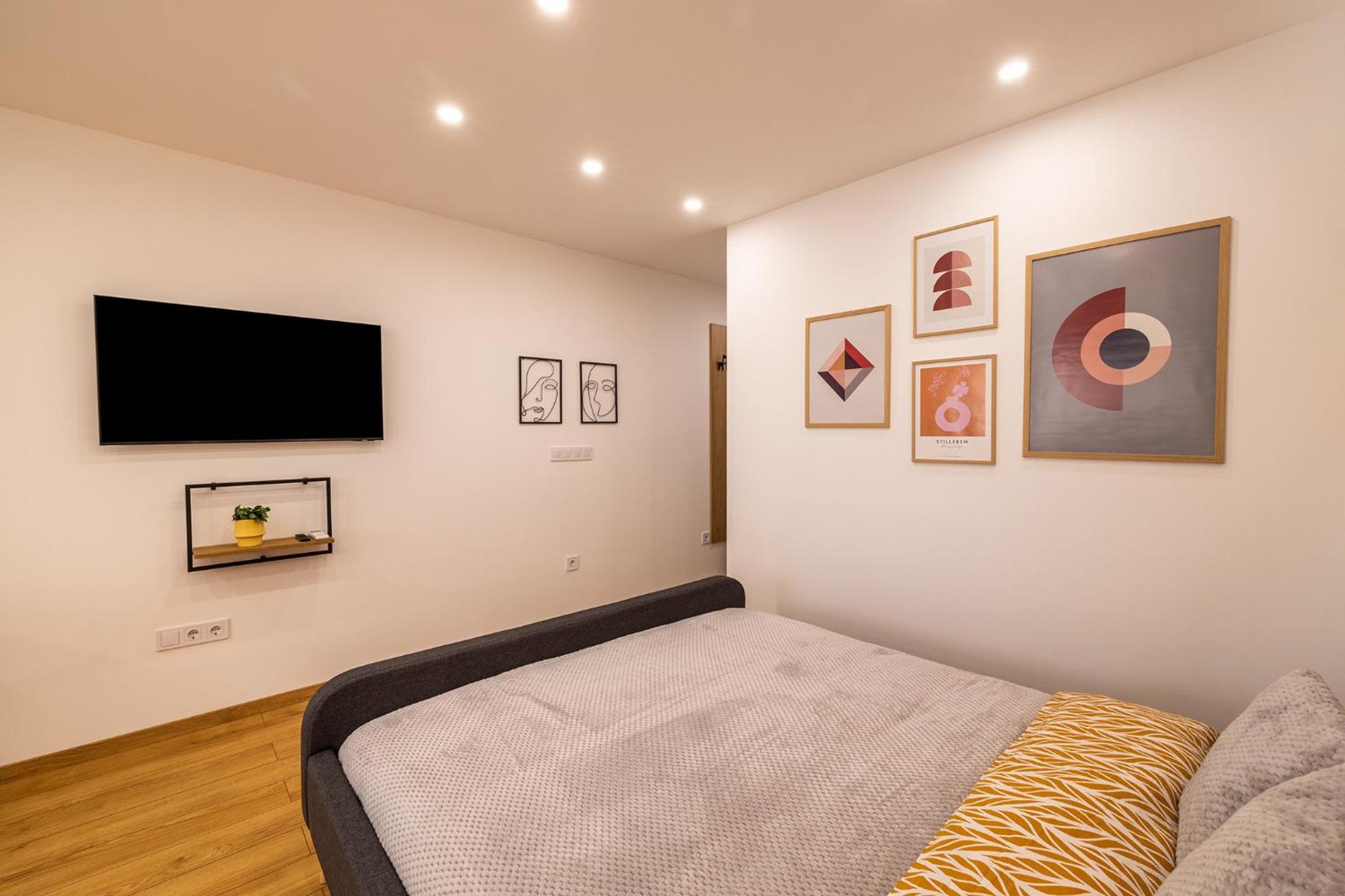 Luxury Studio Living High-End Amenities and Great Location by Flat Mаnager