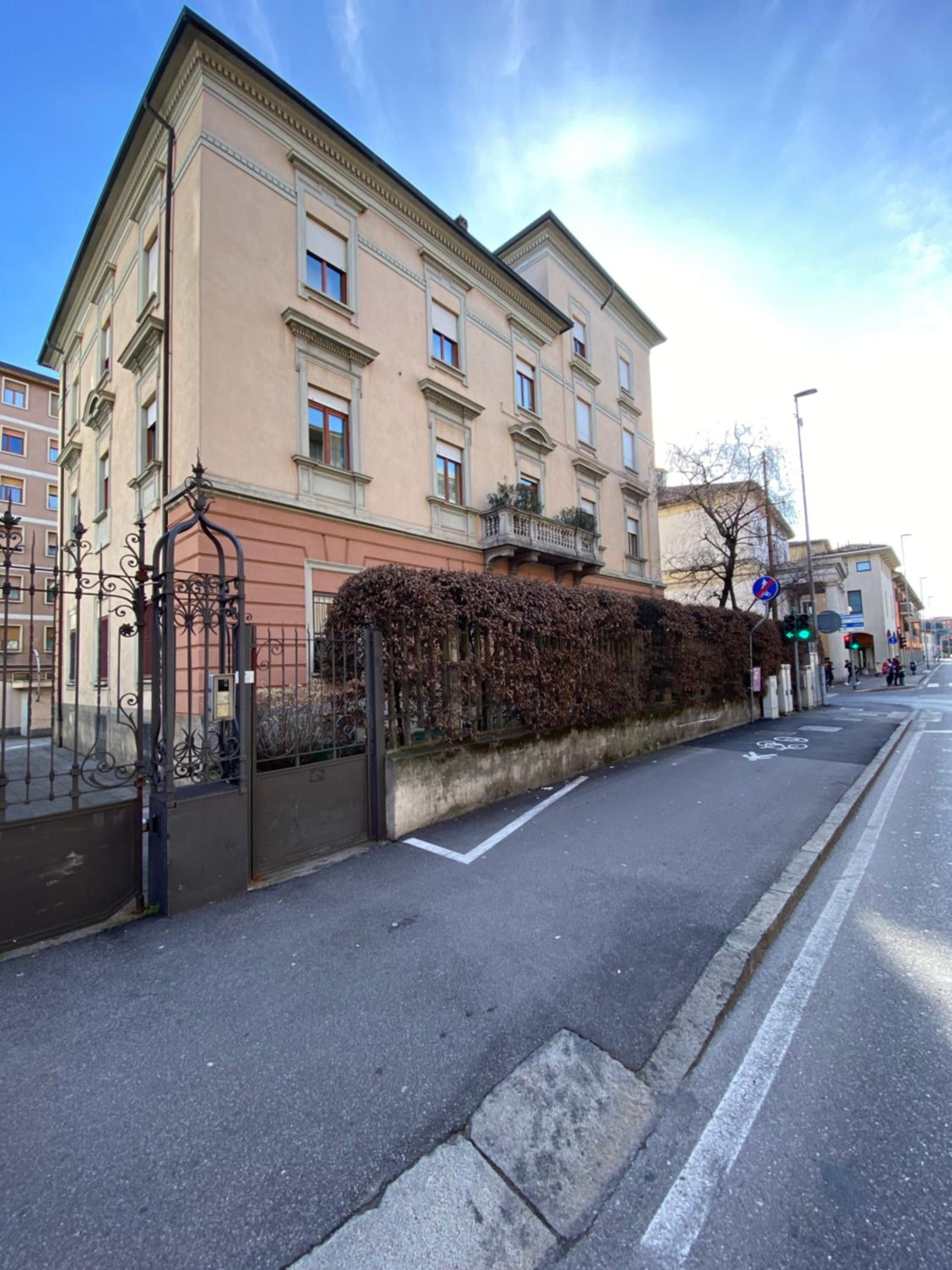 [Elegante Appartamento in Centro] view 2