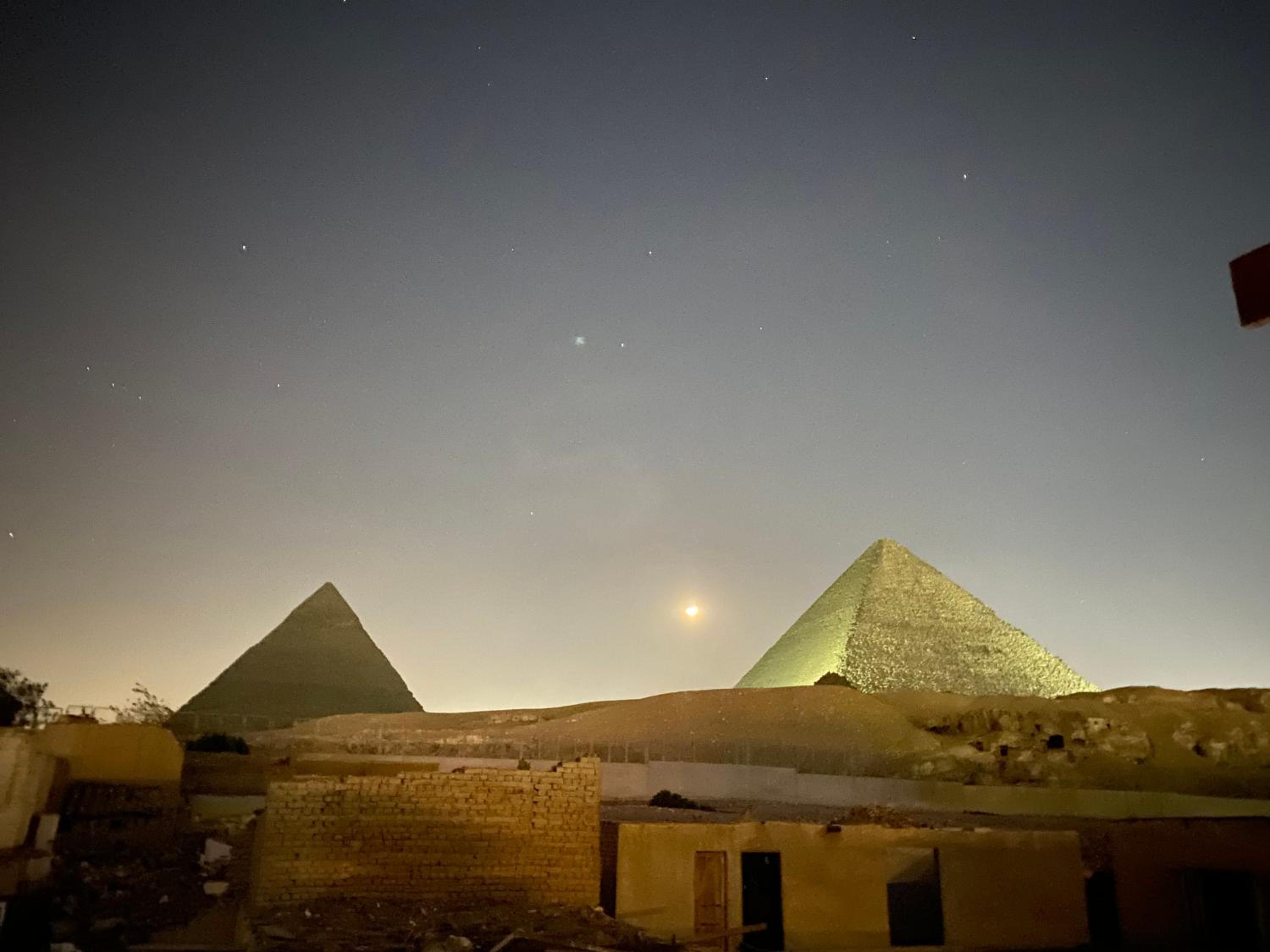 Pyramids Lounge Guest House