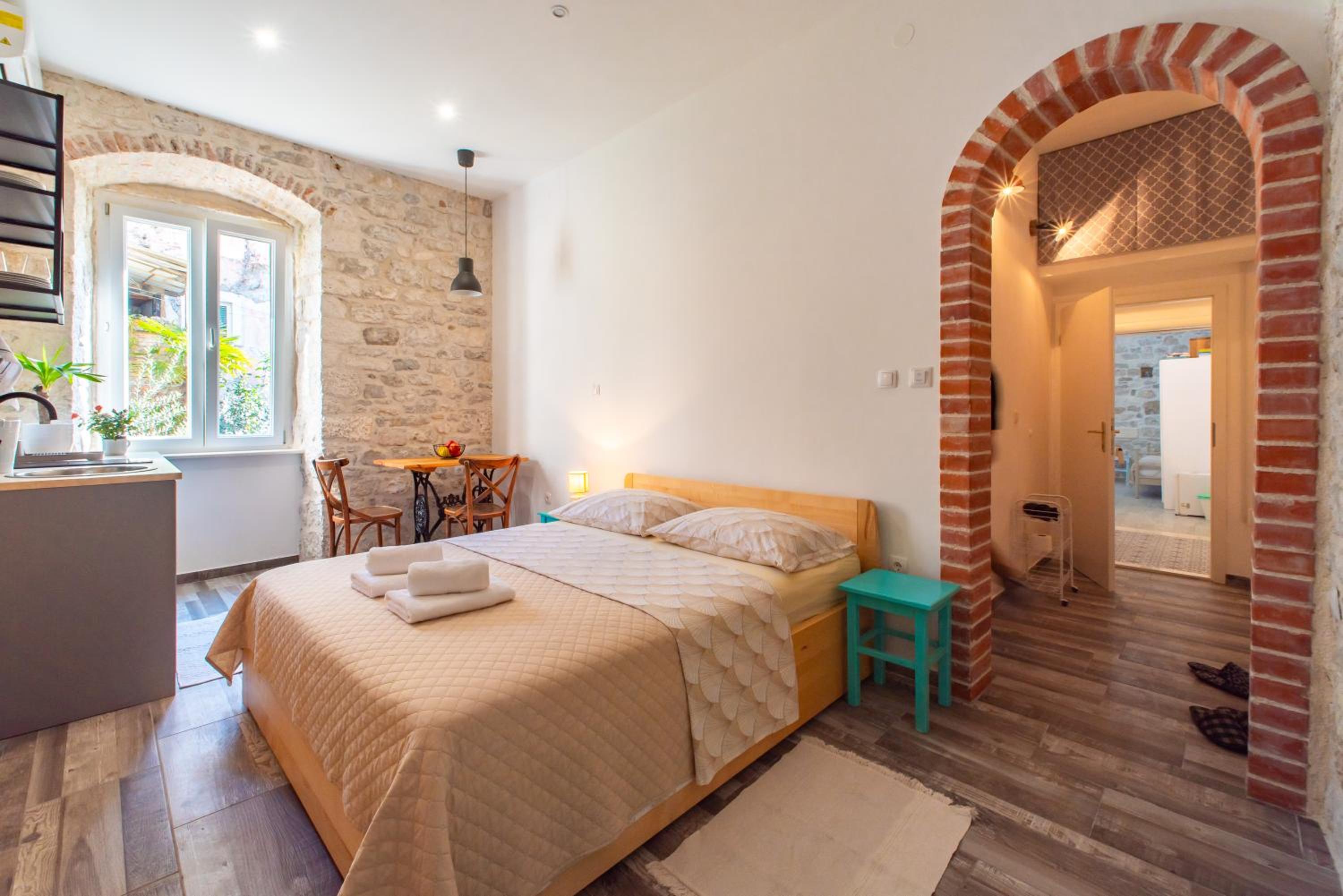 Rooms and Apartments Djanovic