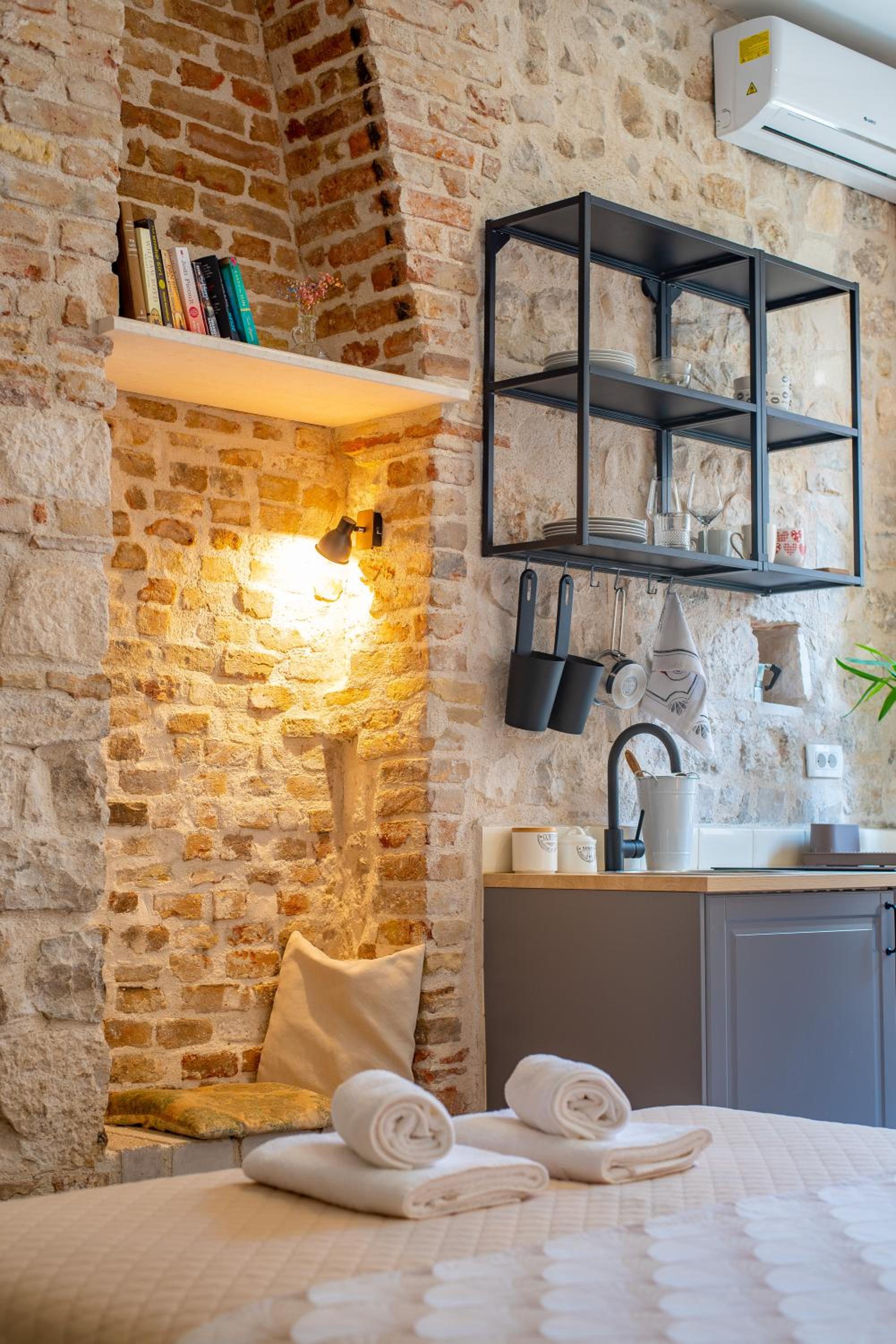 Rooms and Apartments Djanovic