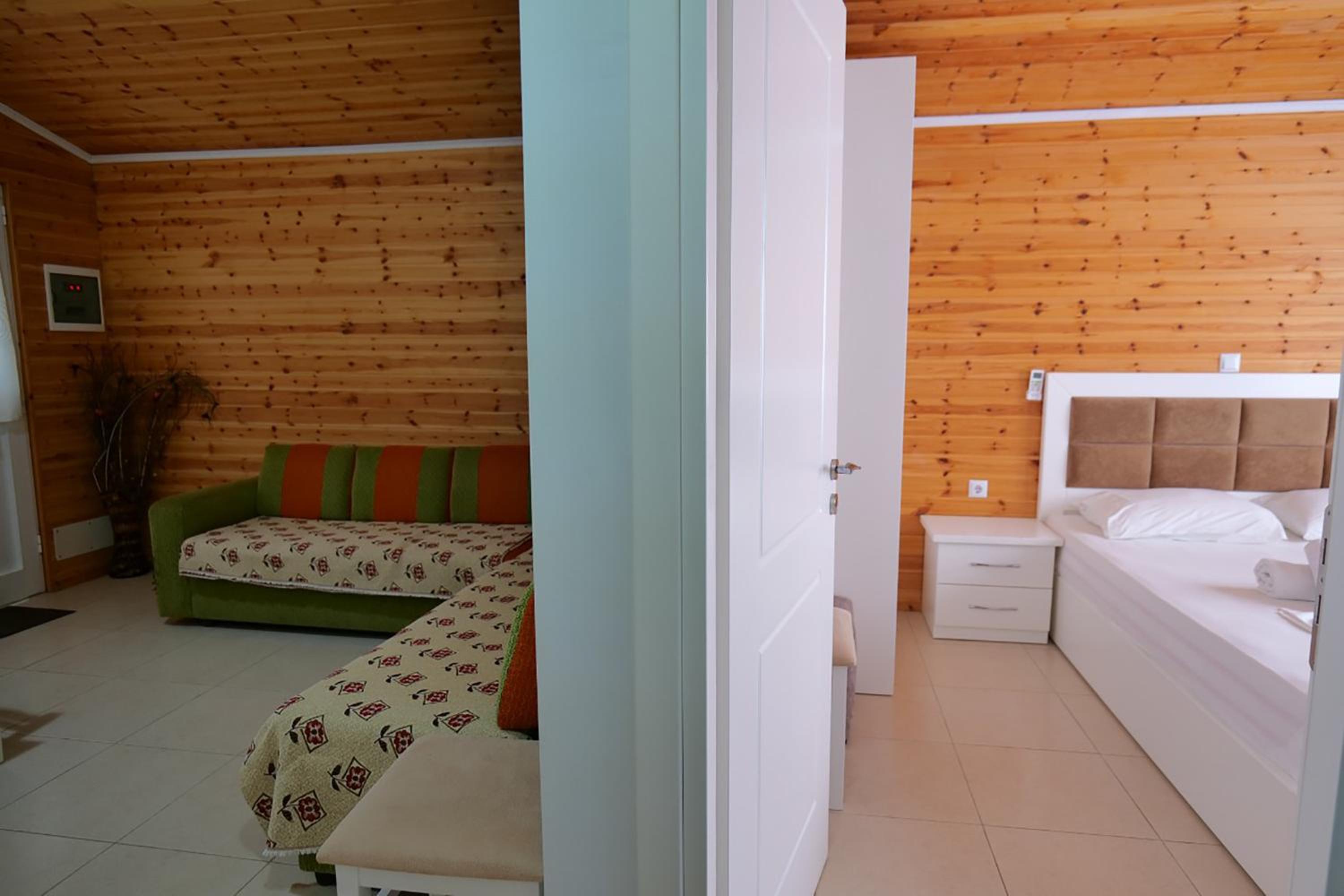 Stela Apartments