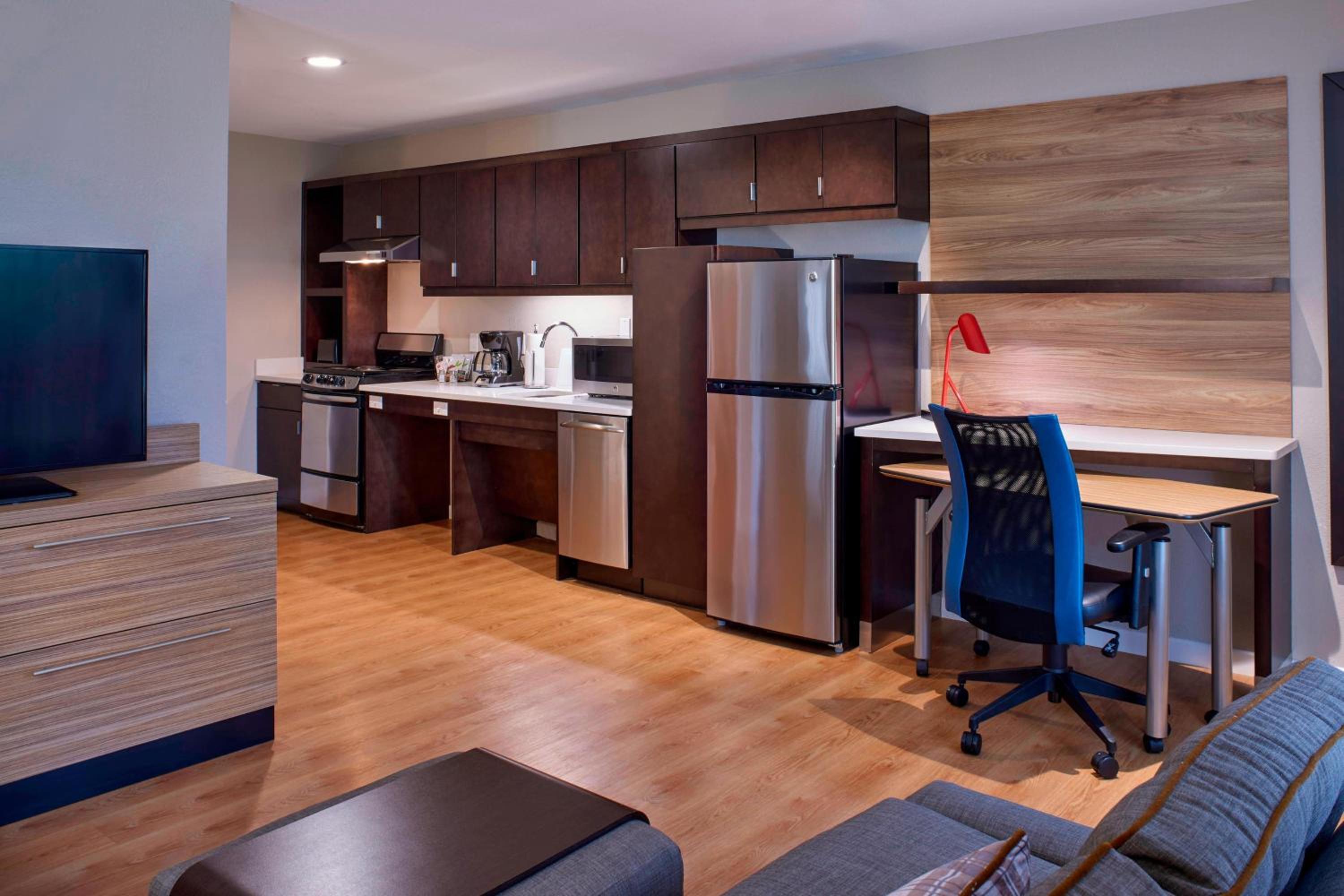 Richmond Vacations - TownePlace Suites by Marriott Richmond - Property Image 1