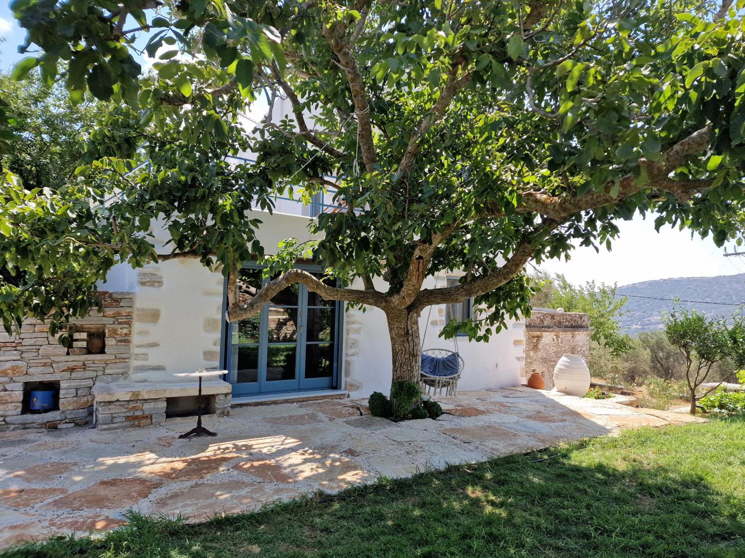 PYRGOS - Traditional house at Kaloxilos, Naxos photo 3