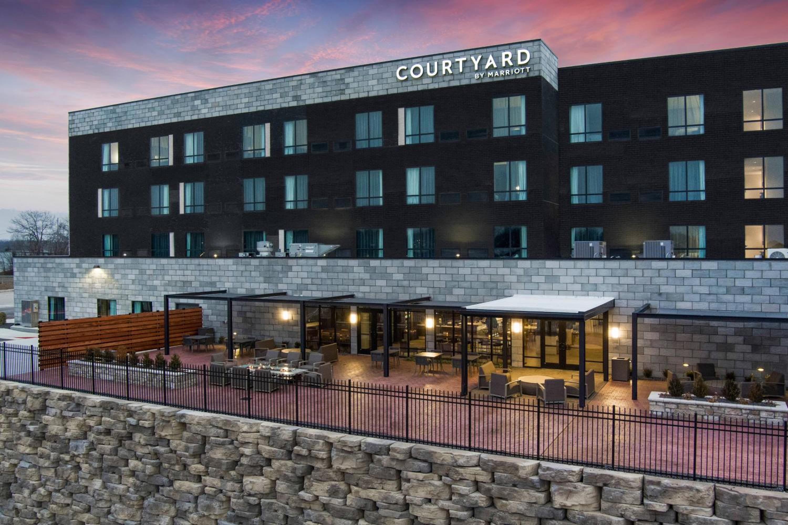 Jefferson City Vacations - Courtyard by Marriott Jefferson City - Property Image 5