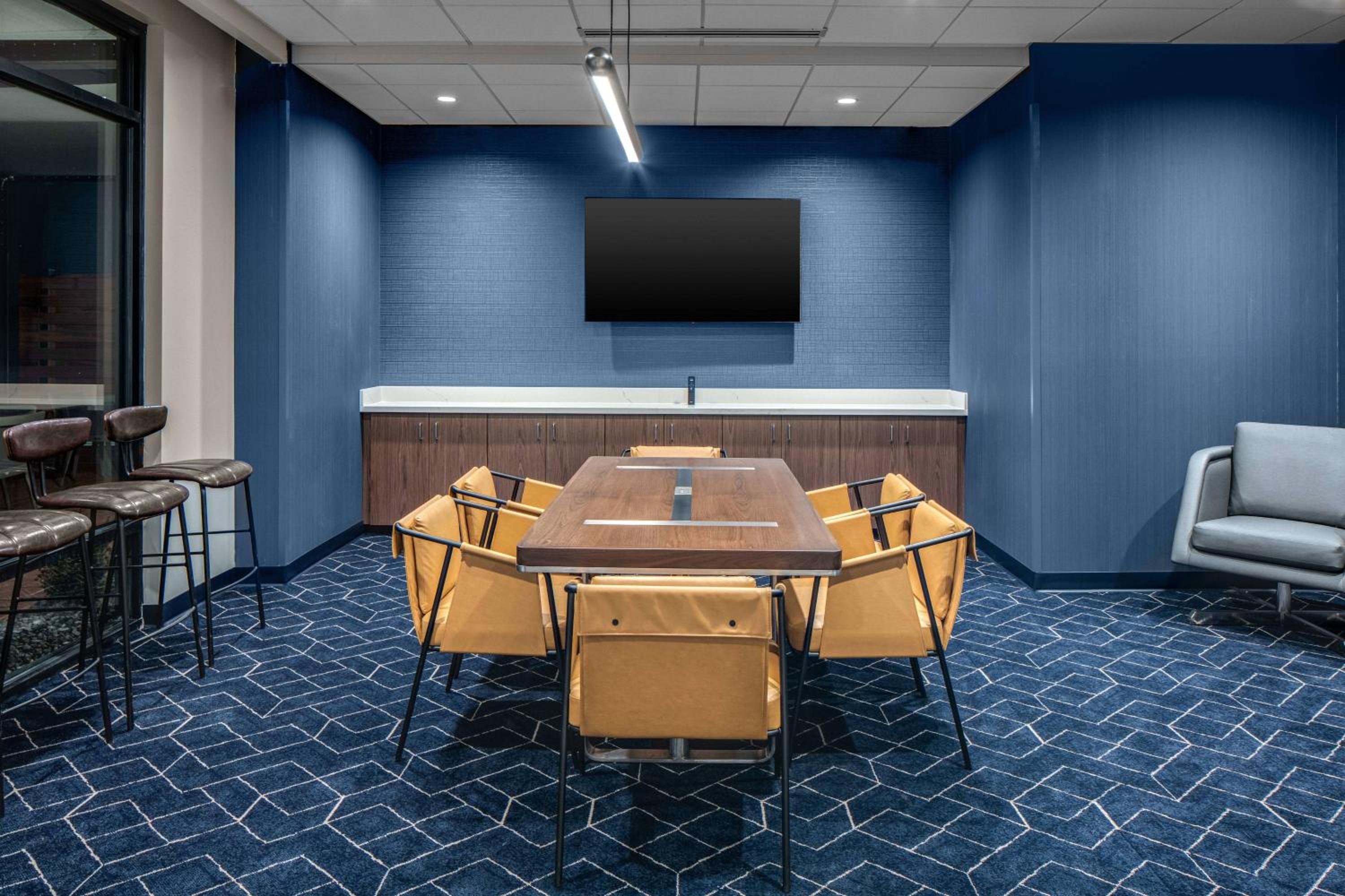Jefferson City Vacations - Courtyard by Marriott Jefferson City - Property Image 6