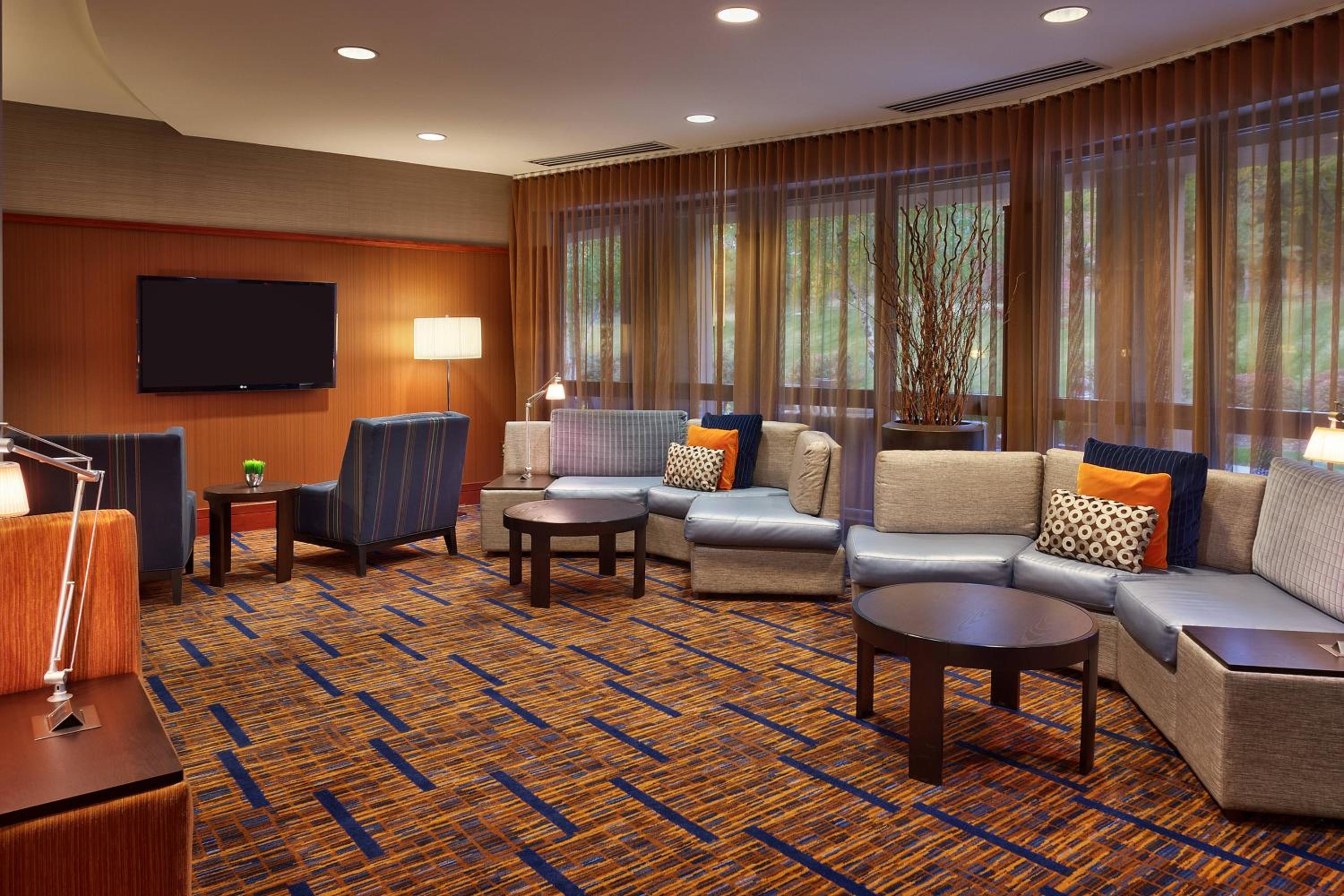 Kansas City Vacations - Courtyard by Marriott Kansas City Shawnee - Property Image 1