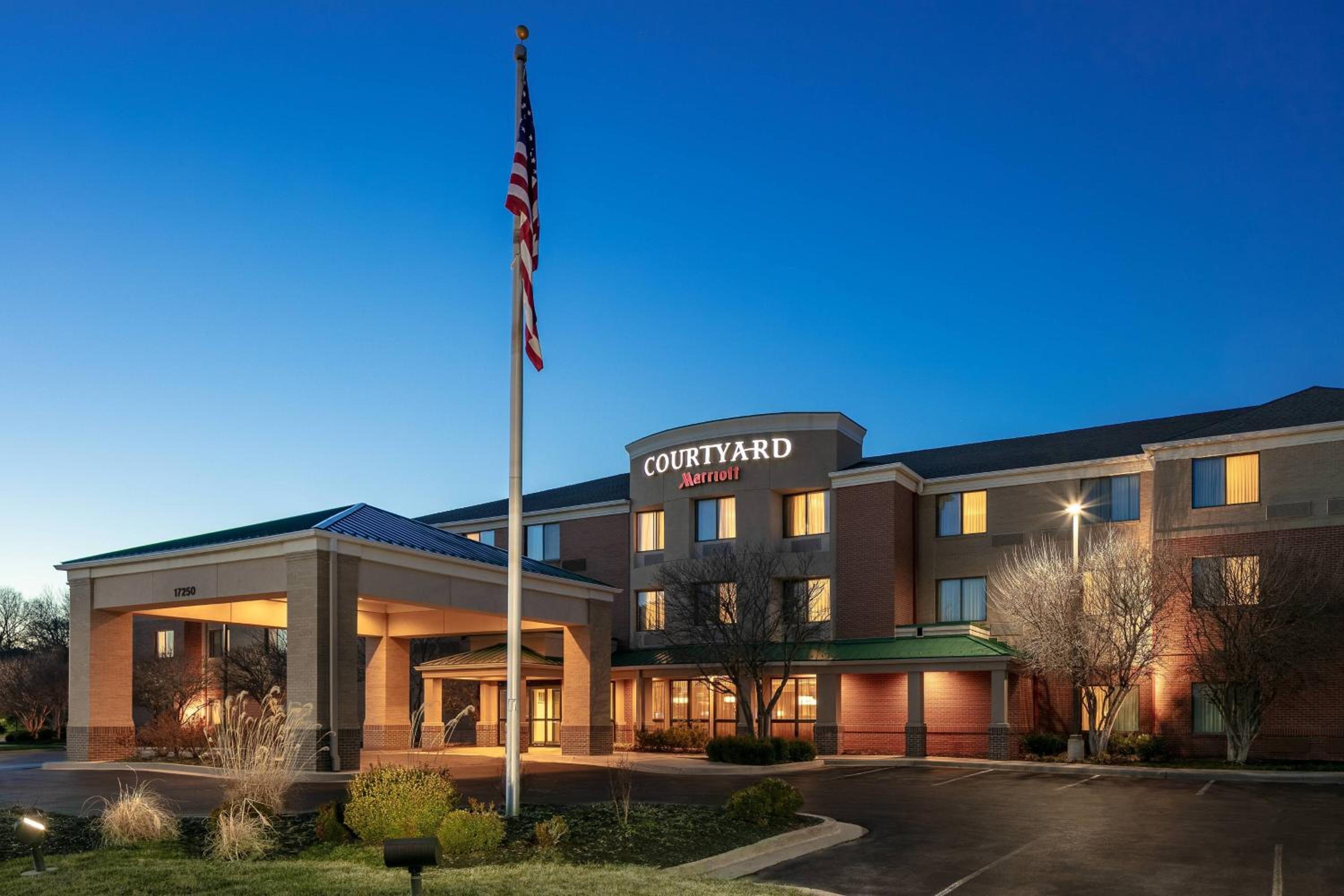 Hotel Courtyard by Marriott Kansas City Shawnee - Image 1