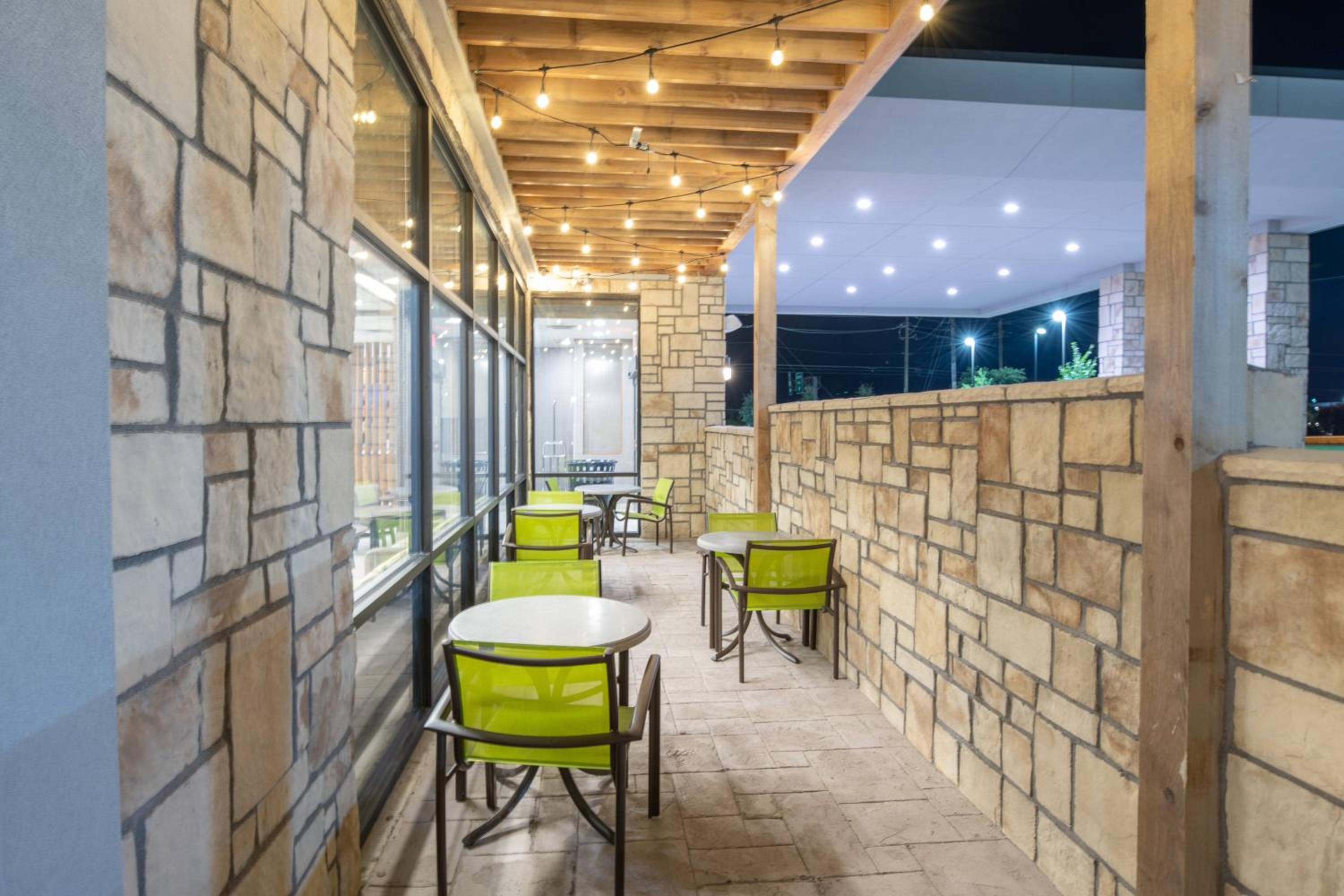 SpringHill Suites by Marriott Dallas McKinney - Property Image 10