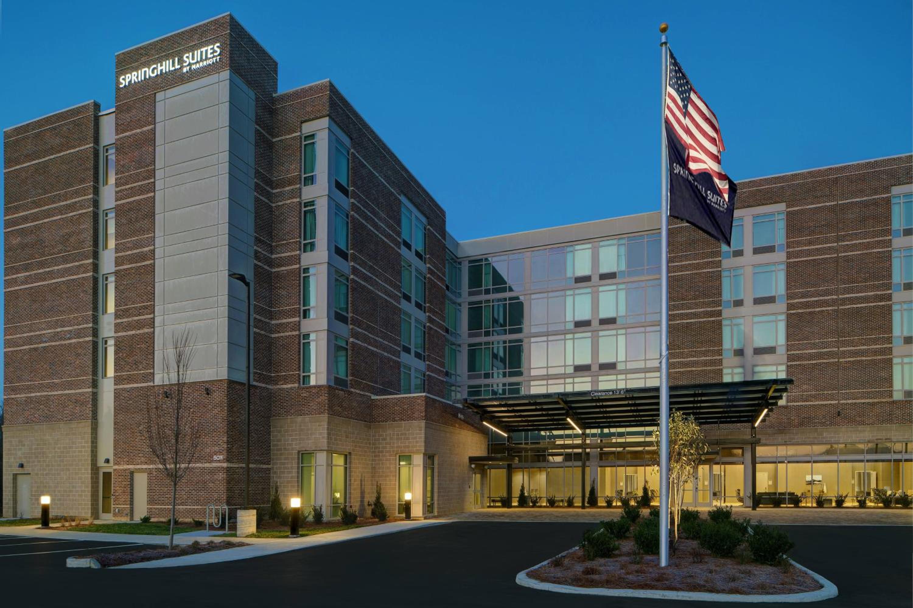 Hotel SpringHill Suites by Marriott Franklin Cool Springs - Image 1
