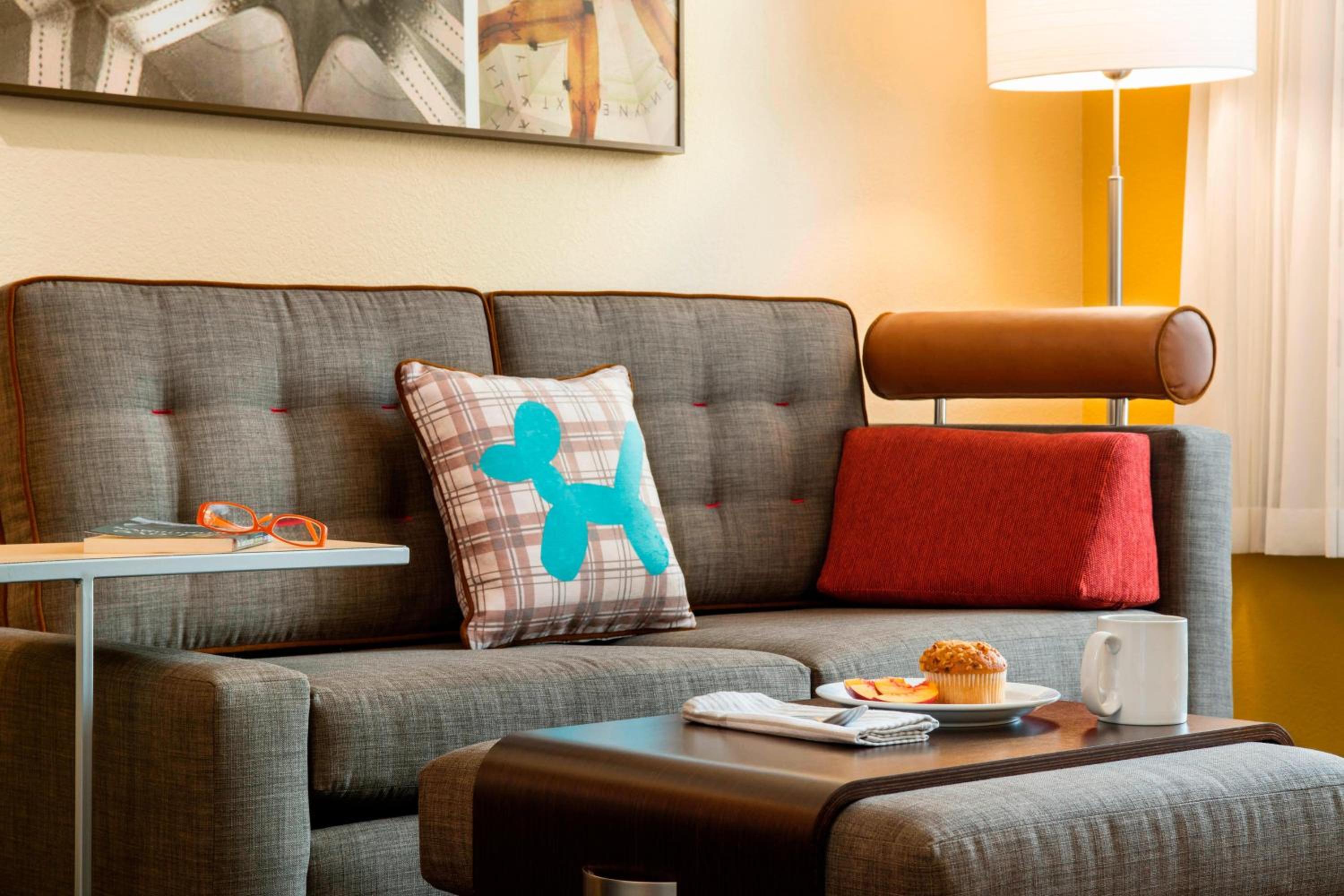 Red Deer Vacations - TownePlace Suites by Marriott Red Deer - Property Image 7