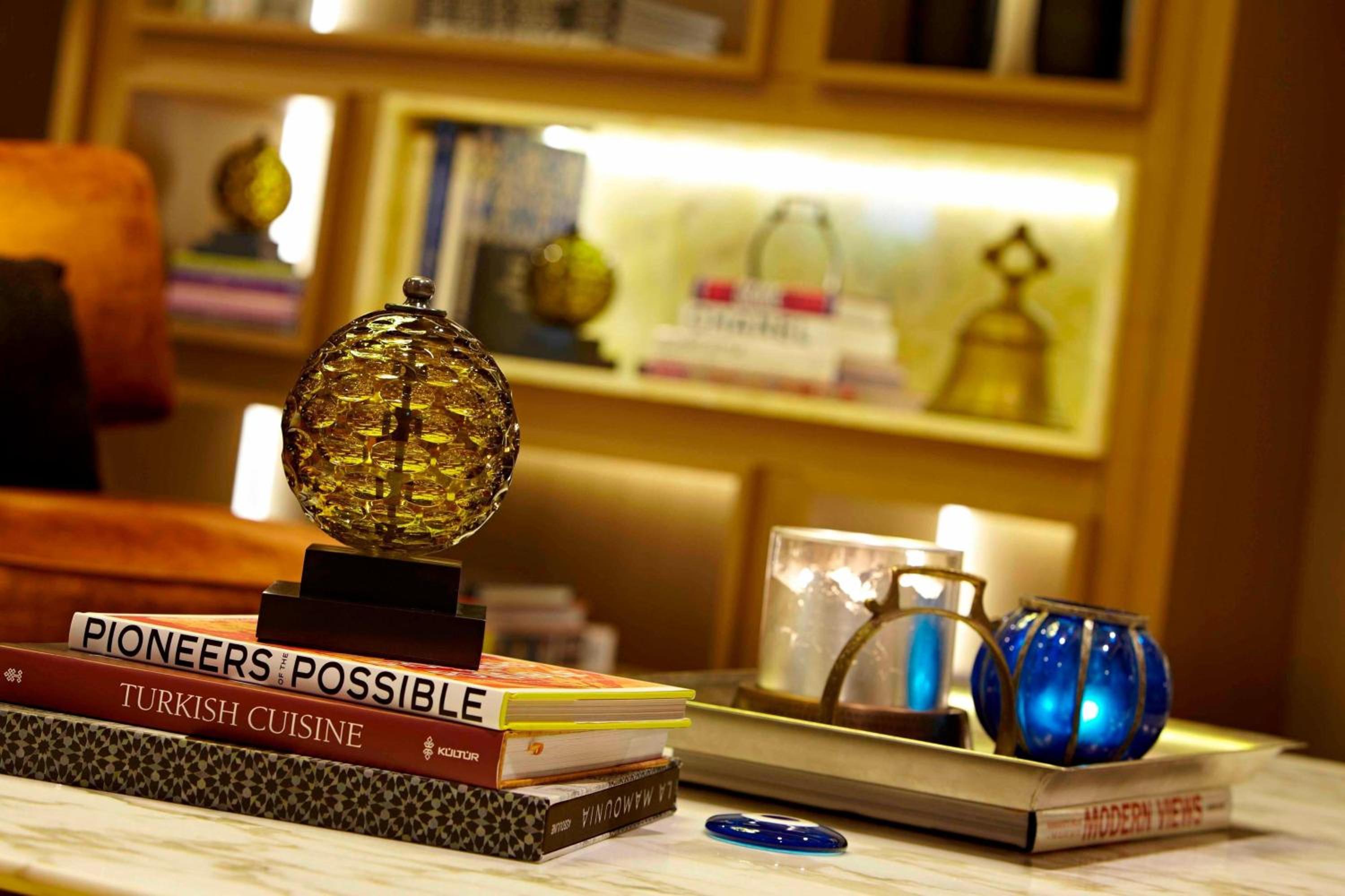 Renaissance İstanbul Polat Bosphorus Otel - Image 14