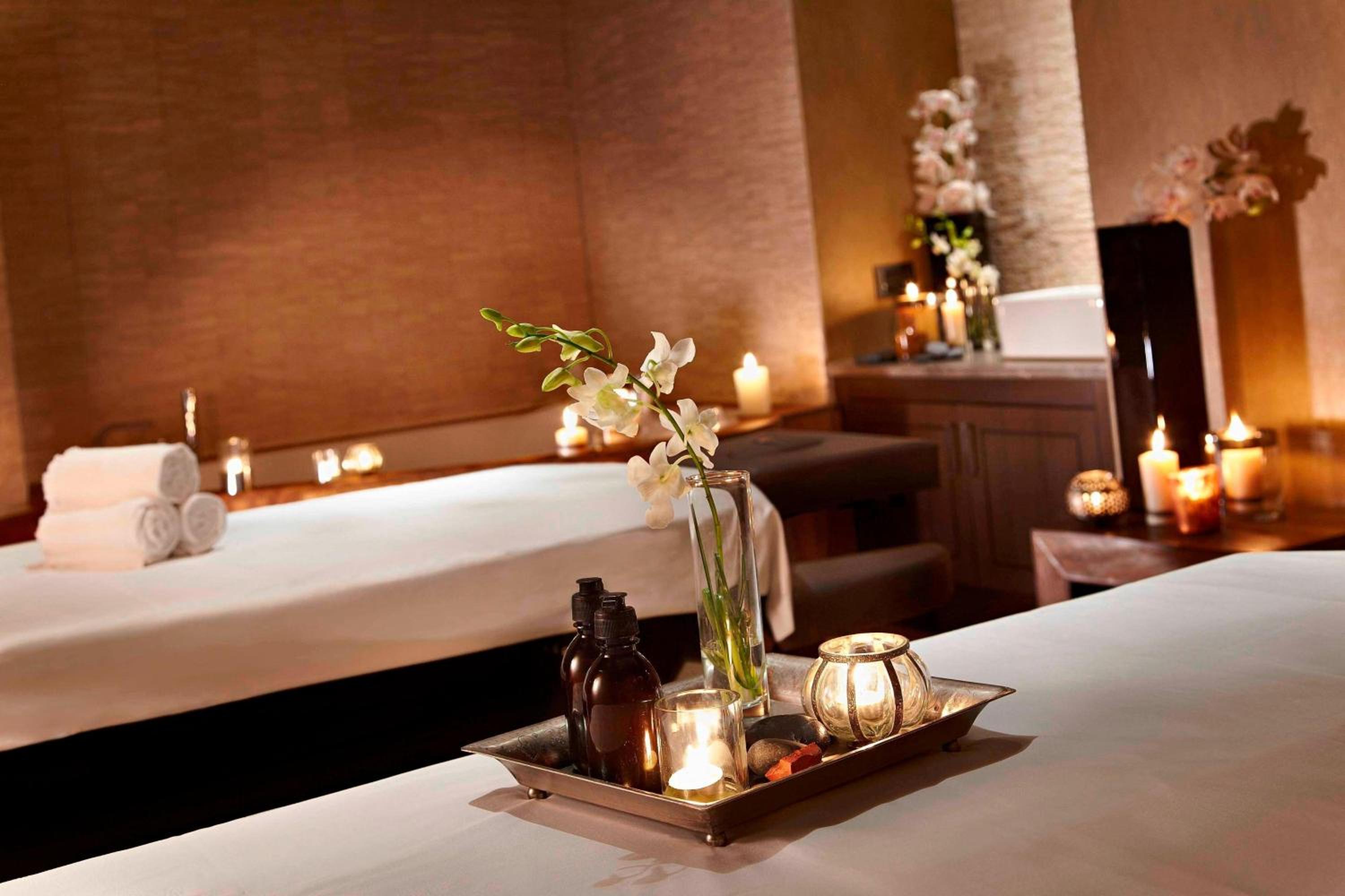 Renaissance İstanbul Polat Bosphorus Otel - Image 36