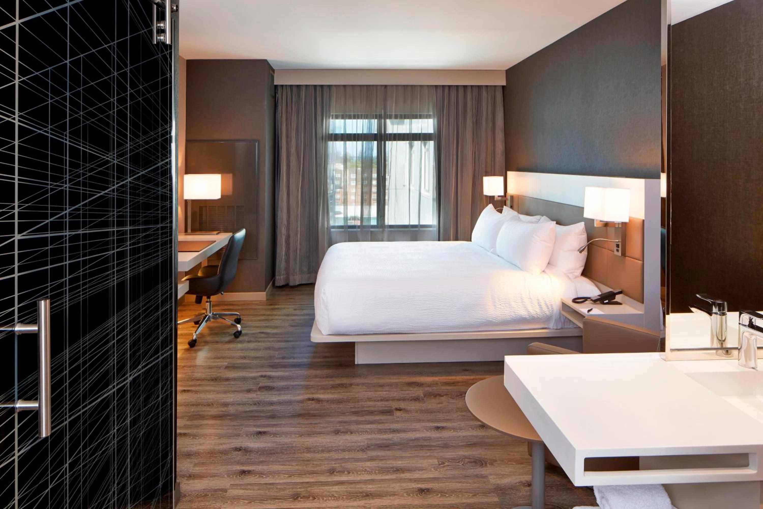 AC Hotel by Marriott Seattle Bellevue/Downtown - Property Image 7