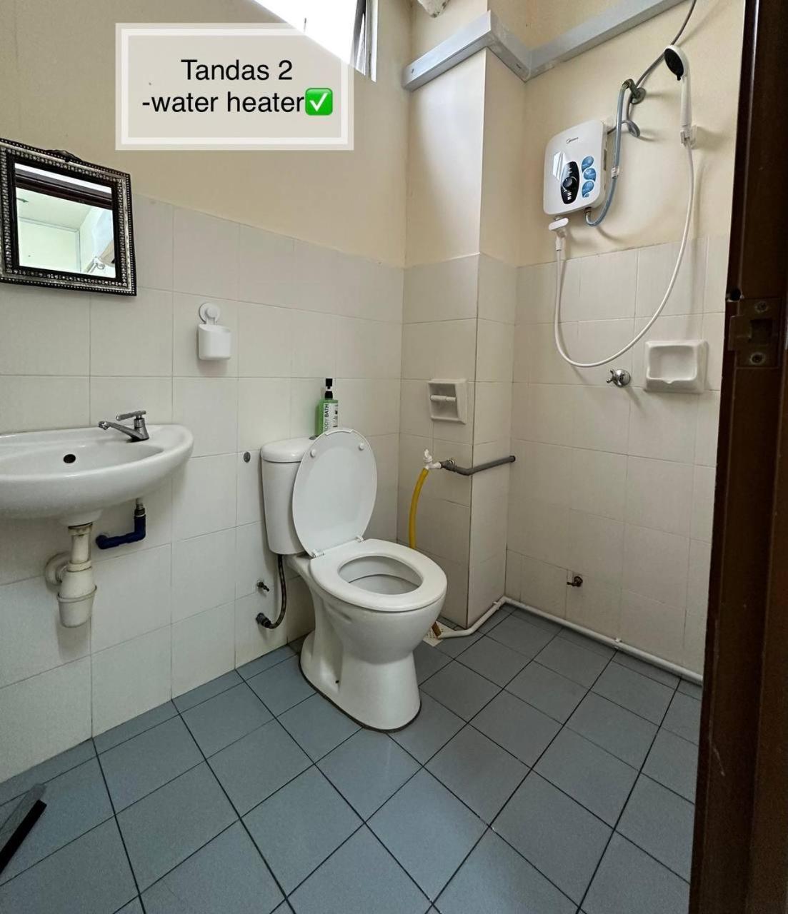 Homestay Kuala Terengganu near Batu Burok, Hospital HSNZ, KTCC Mall, Drawbridge B photo 7