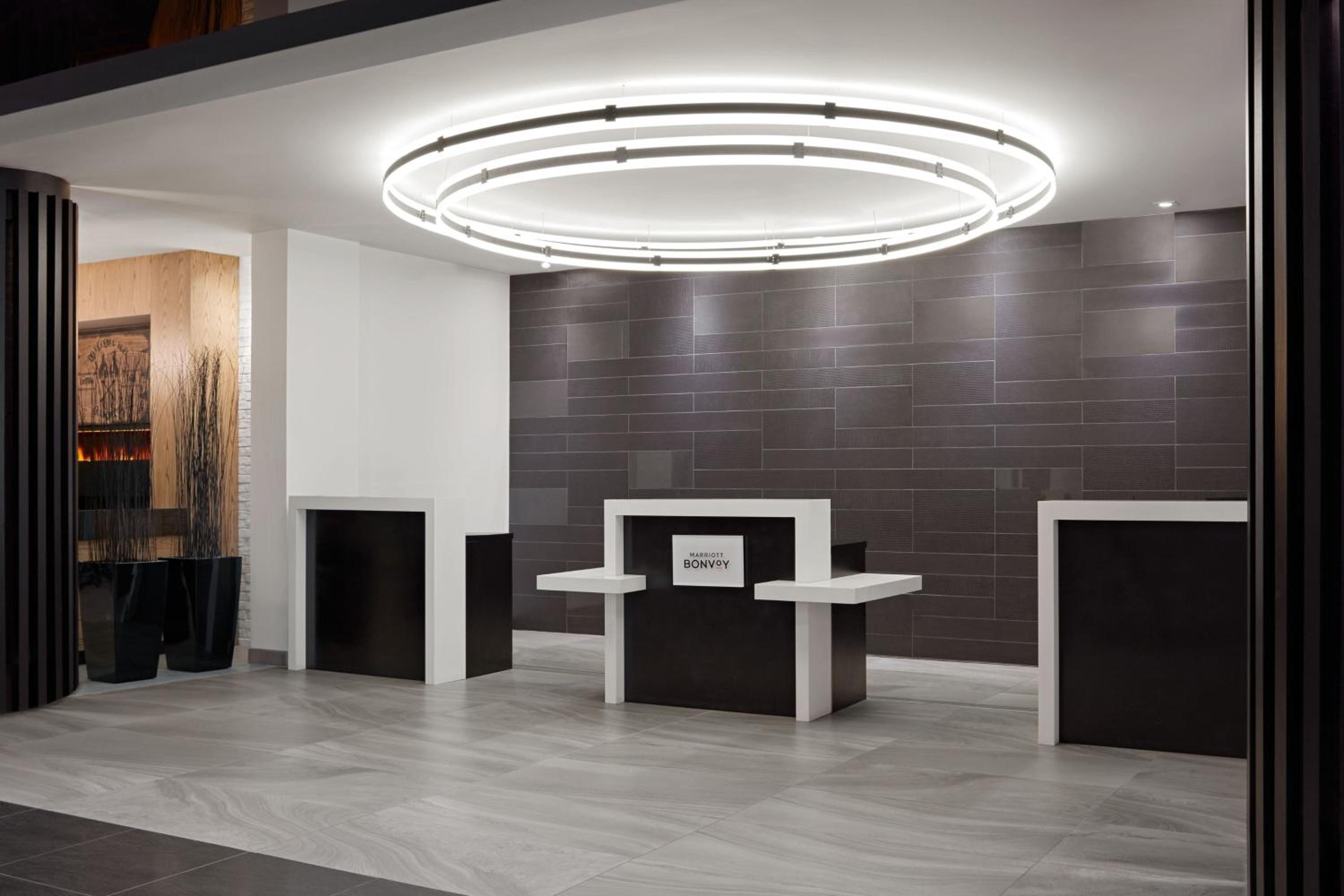 Trois-rivieres Vacations - Delta Hotels by Marriott Trois Rivieres Conference Centre - Property Image 9