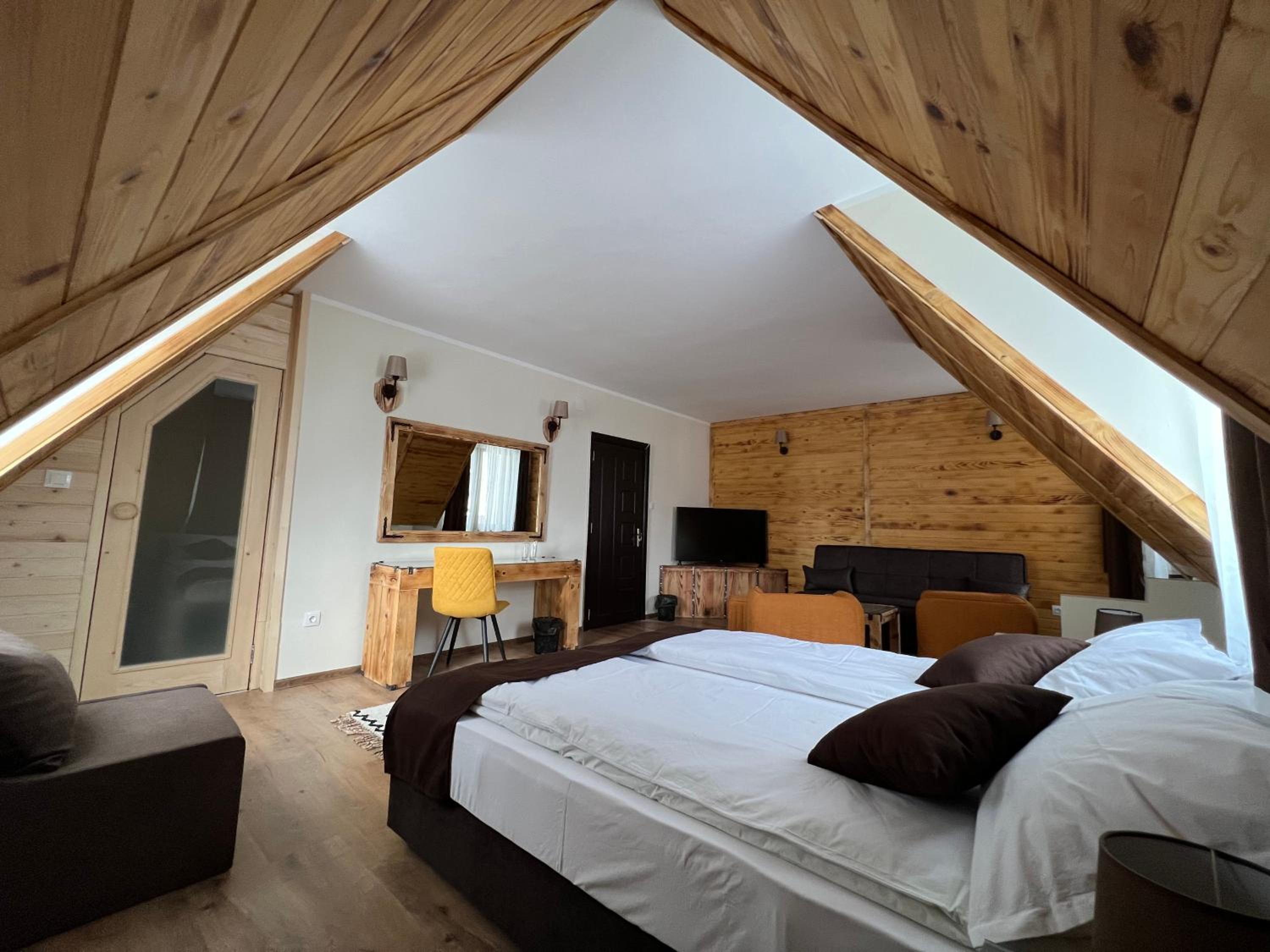 Hotel Nicole Hotel & Restaurant - Image 1