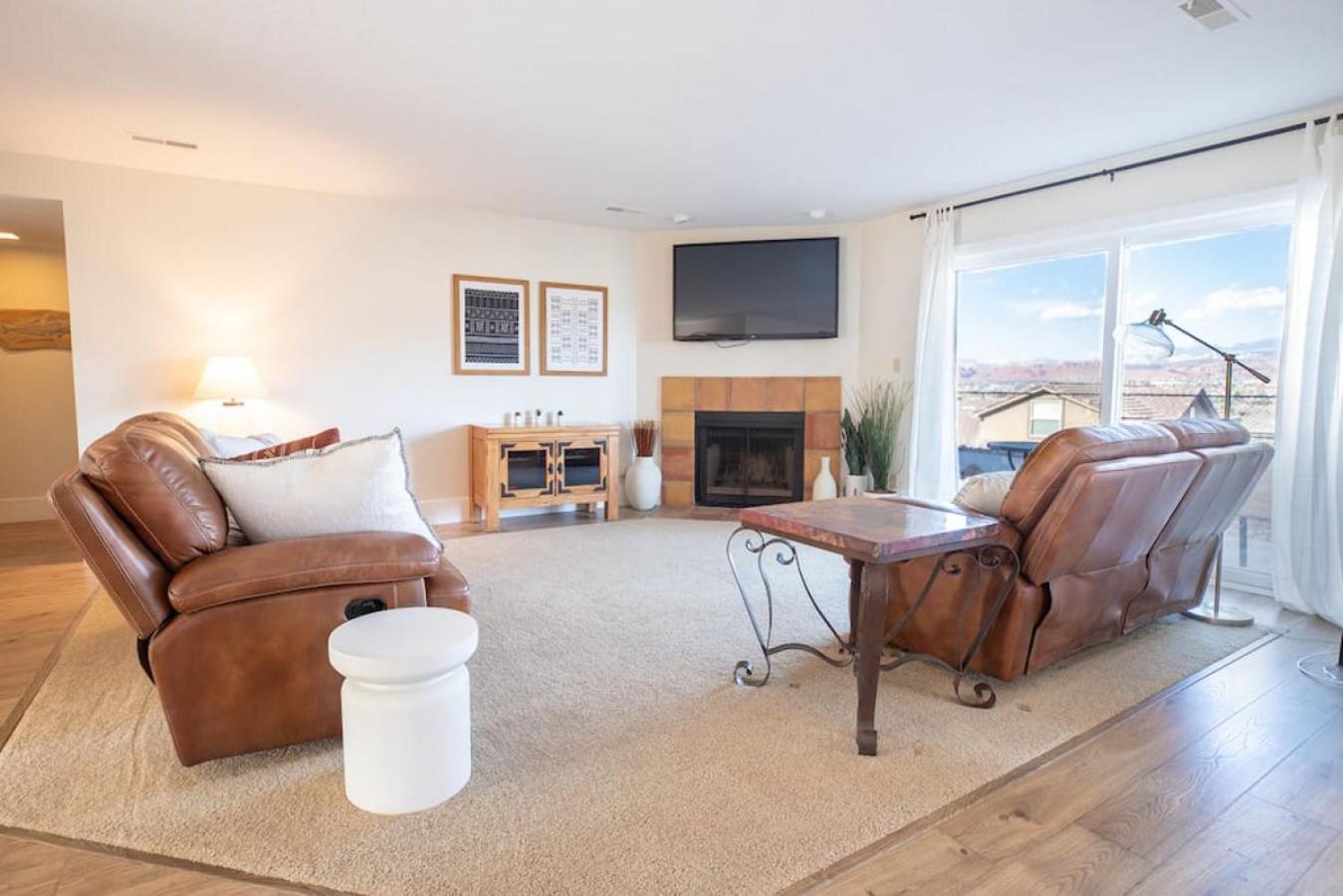 Las Palmas Retreat In Sunny St George with Pool view 4