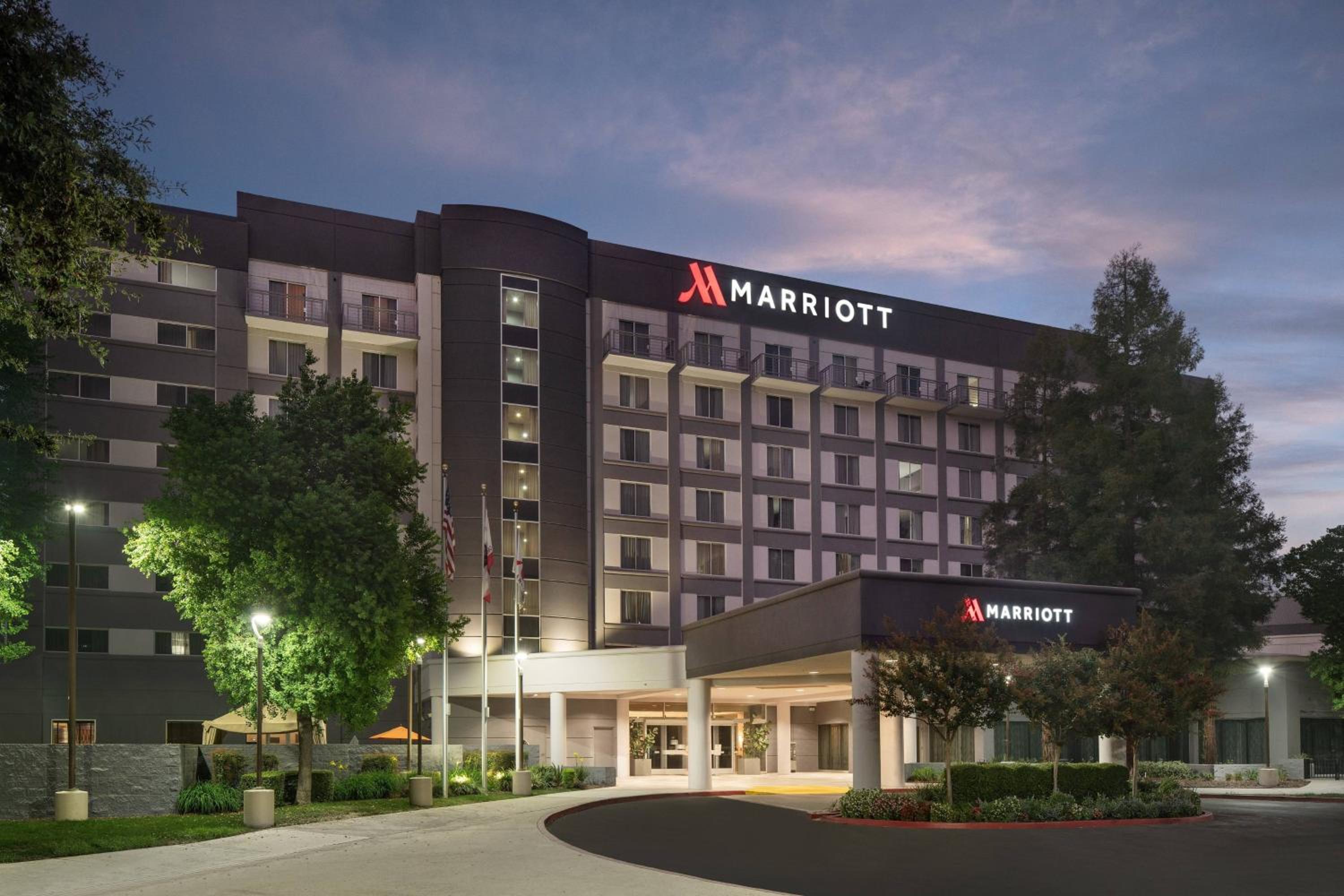 Three Rivers Vacations - Visalia Marriott at the Convention Center - Property Image 1