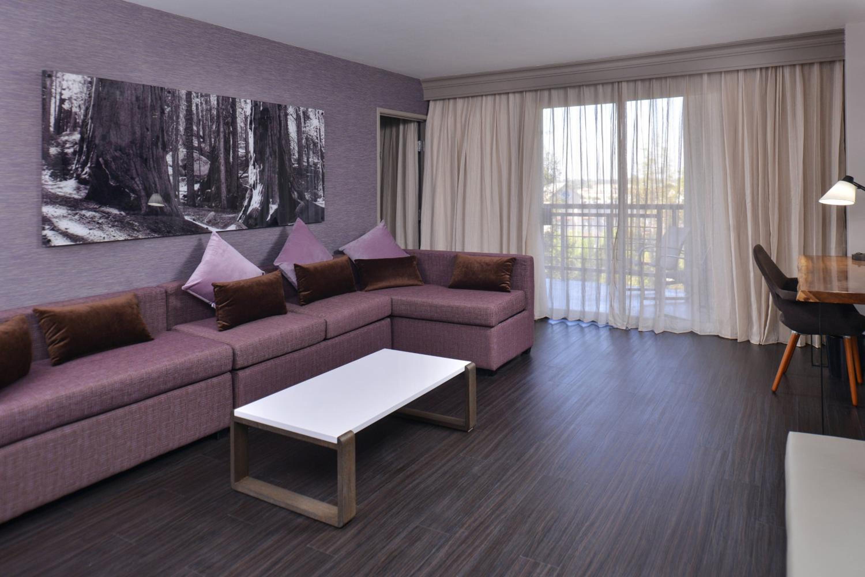 Visalia Vacations - Visalia Marriott at the Convention Center - Property Image 5