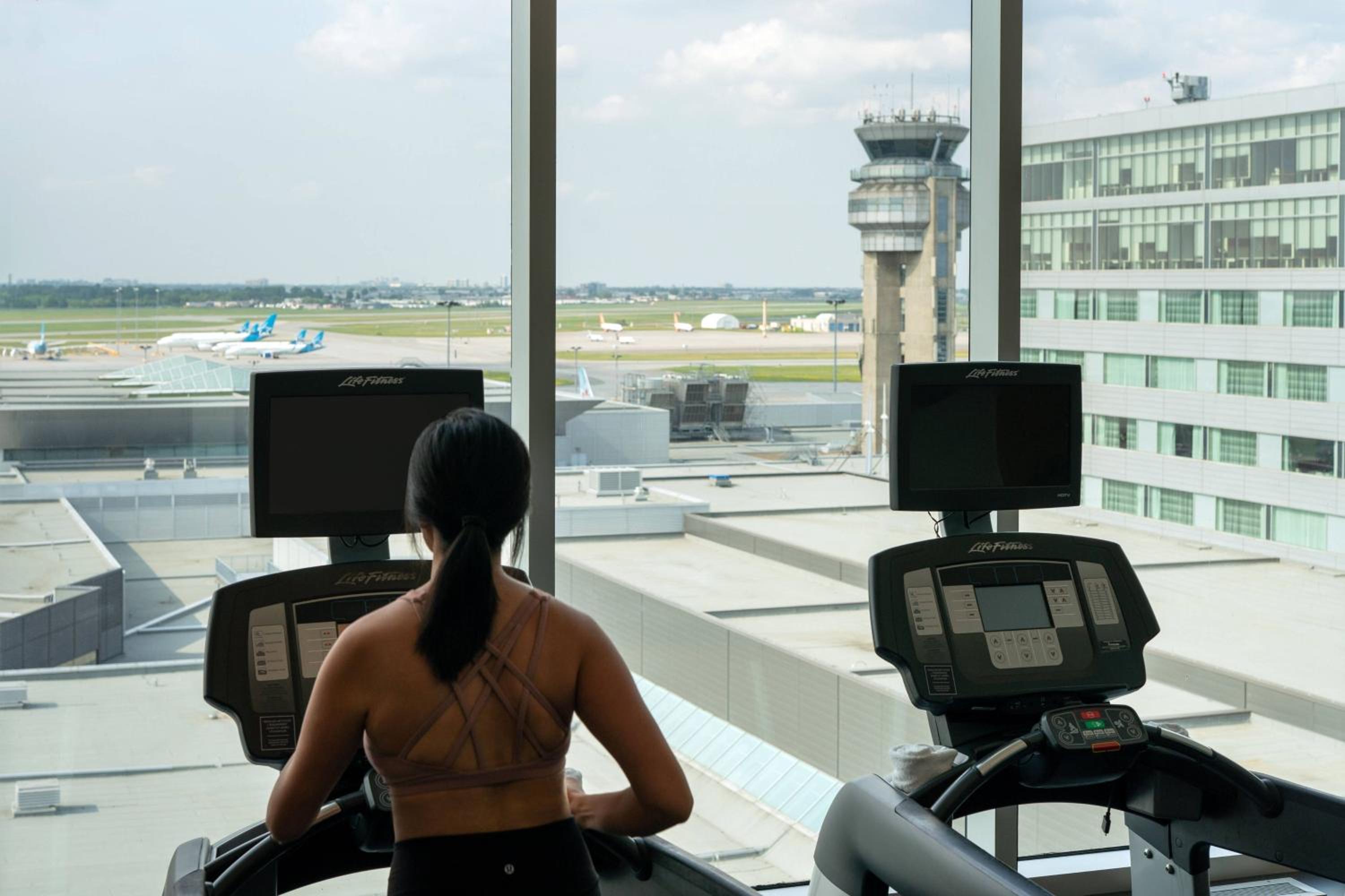 Marriott Montreal Airport In-Terminal Hotel - Property Image 11