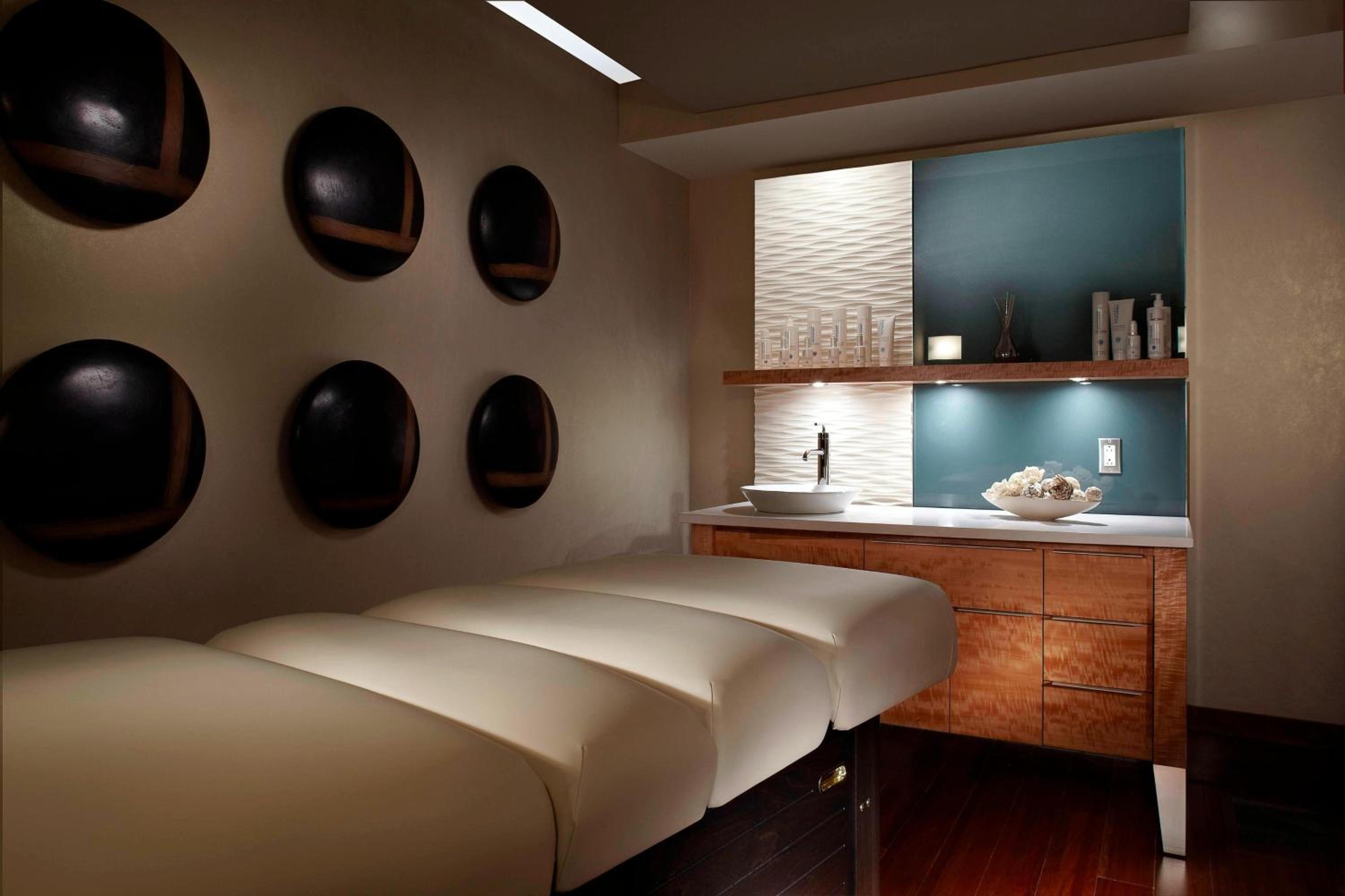Marriott Montreal Airport In-Terminal Hotel - Property Image 12