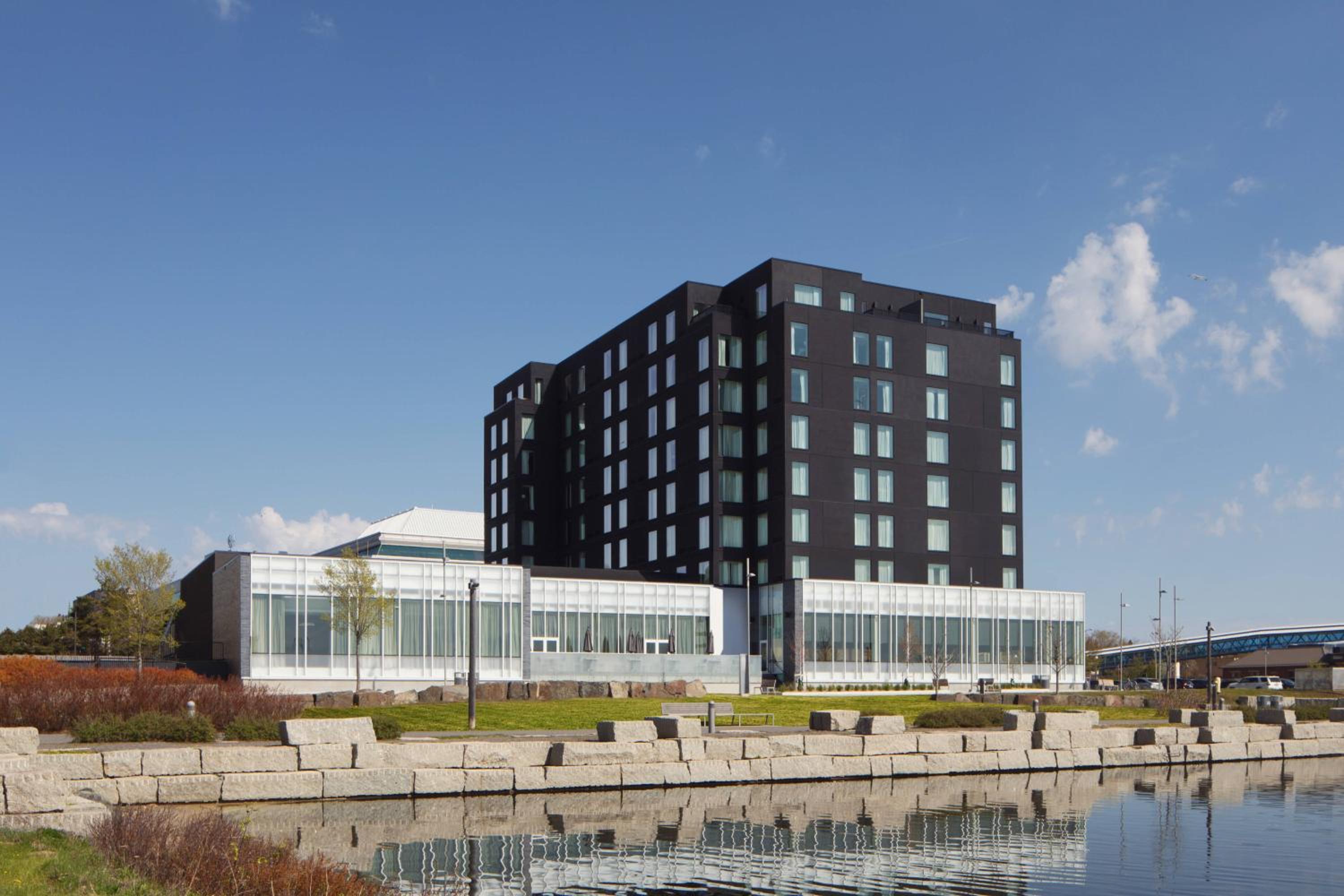 Thunder Bay Vacations - Delta Hotels by Marriott Thunder Bay - Property Image 3