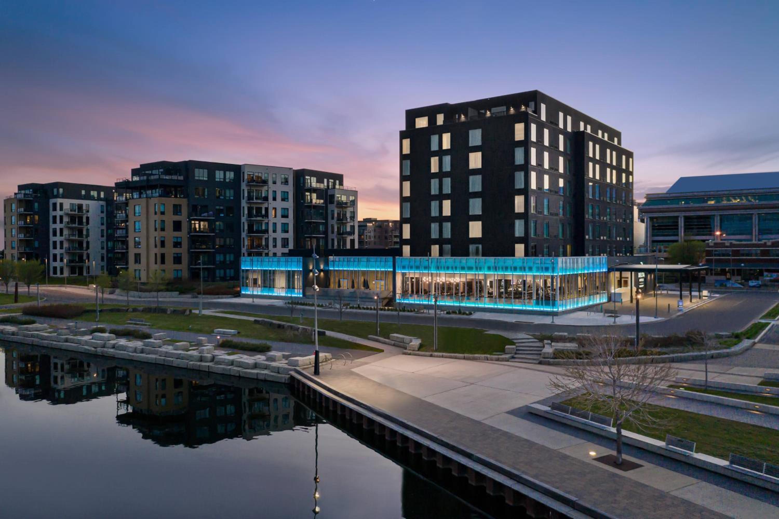 Thunder Bay Vacations - Delta Hotels by Marriott Thunder Bay - Property Image 2