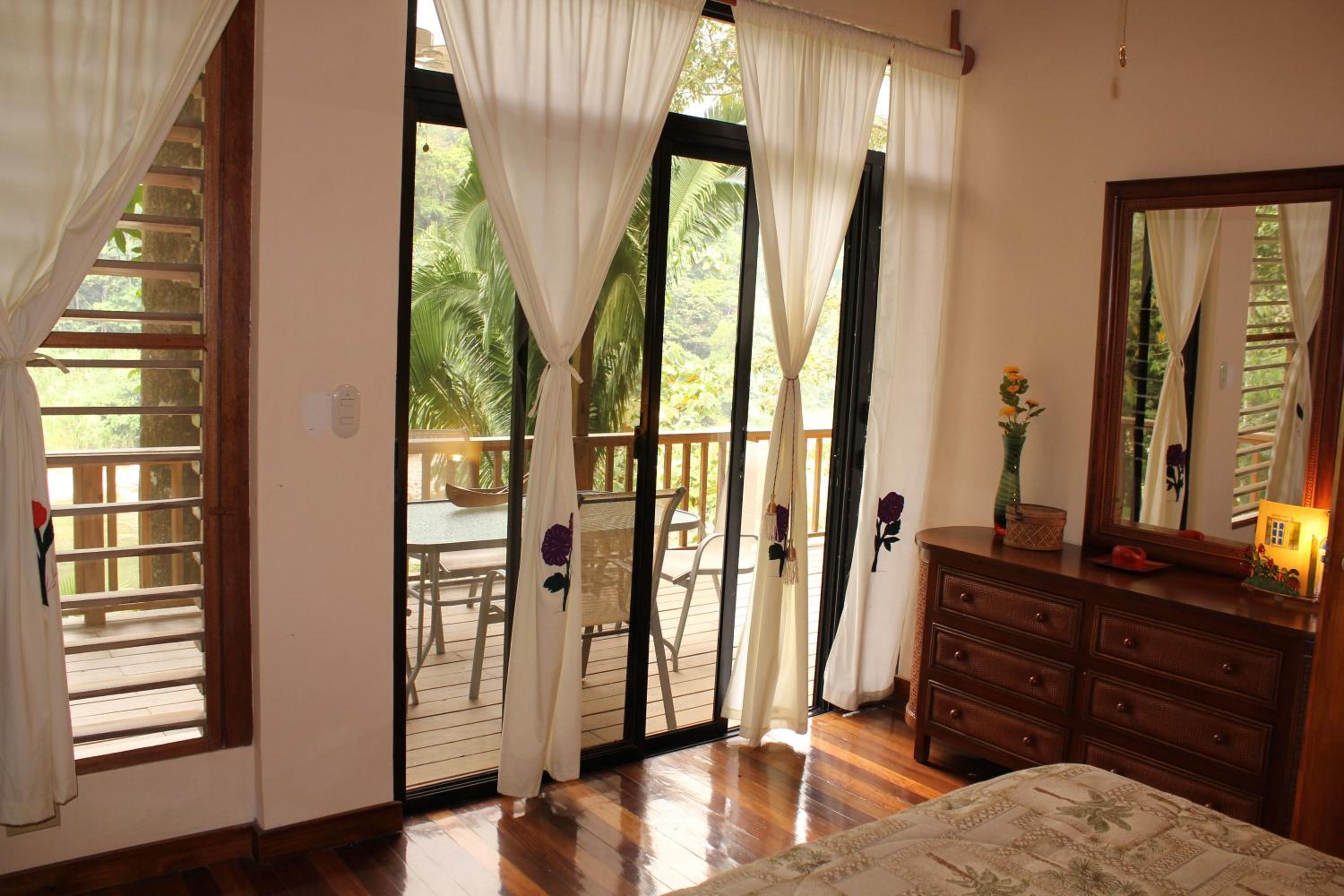Villas Pico Bonito