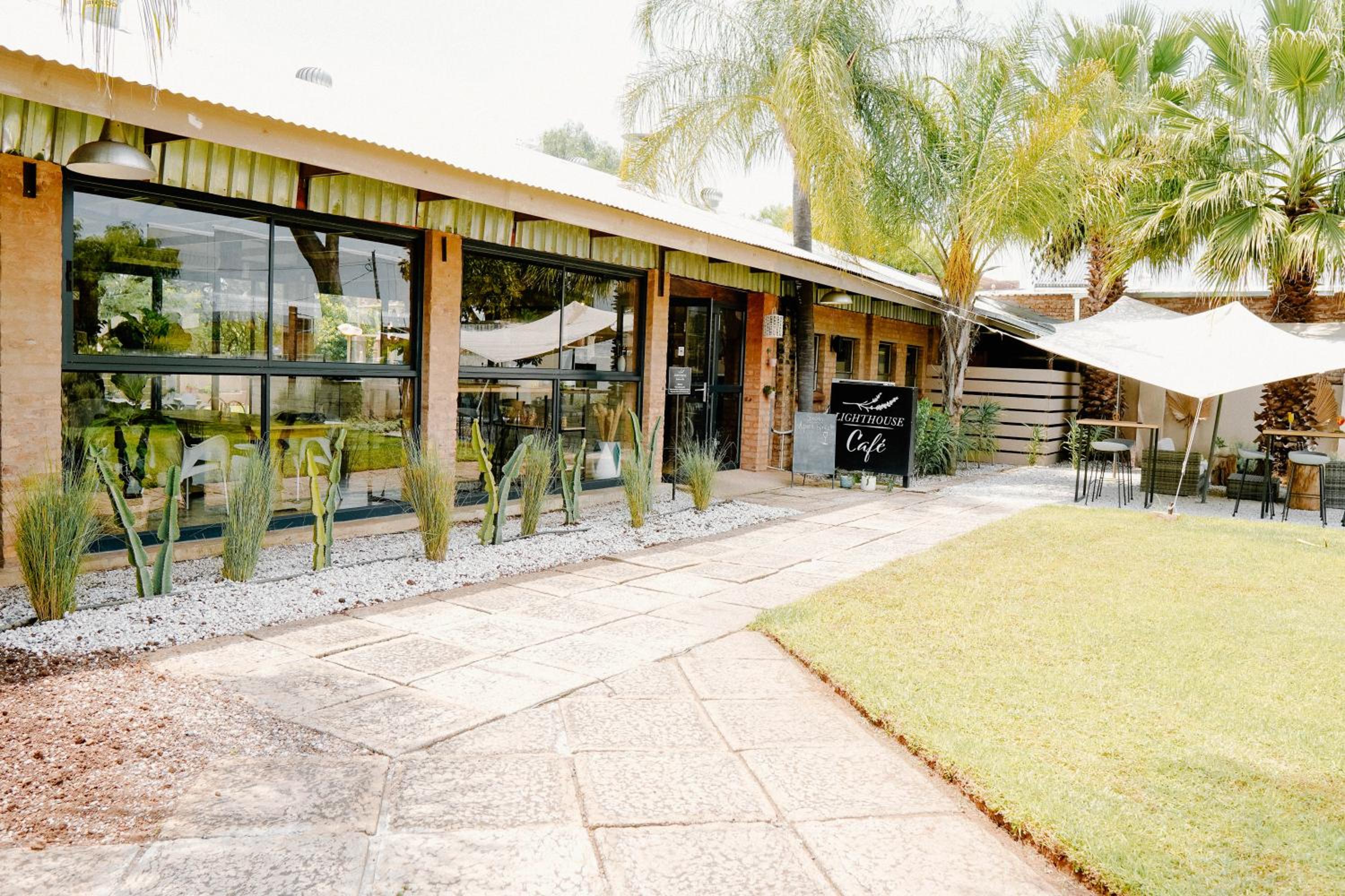 Lighthouse Guesthouse & Cafe