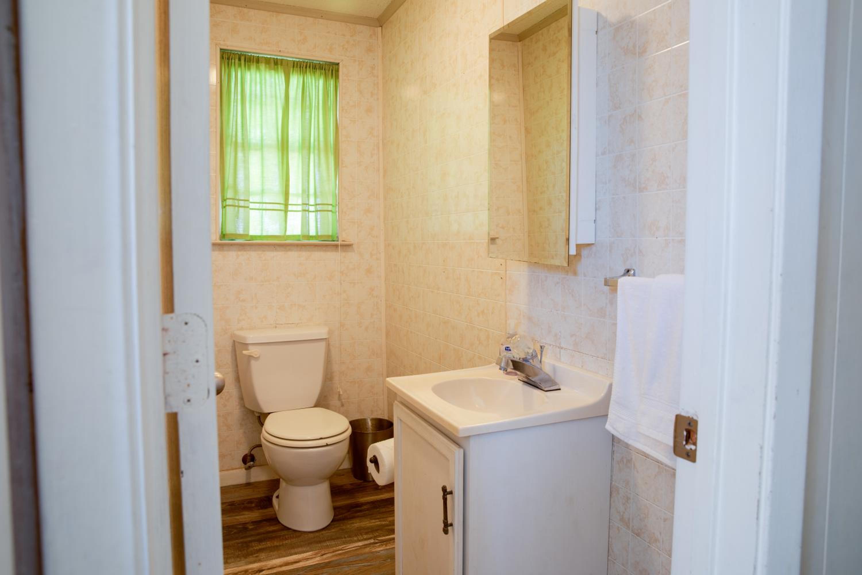 Stay on a 350-acre Cattle Ranch! Brazos River! Tubing! Petting zoo!