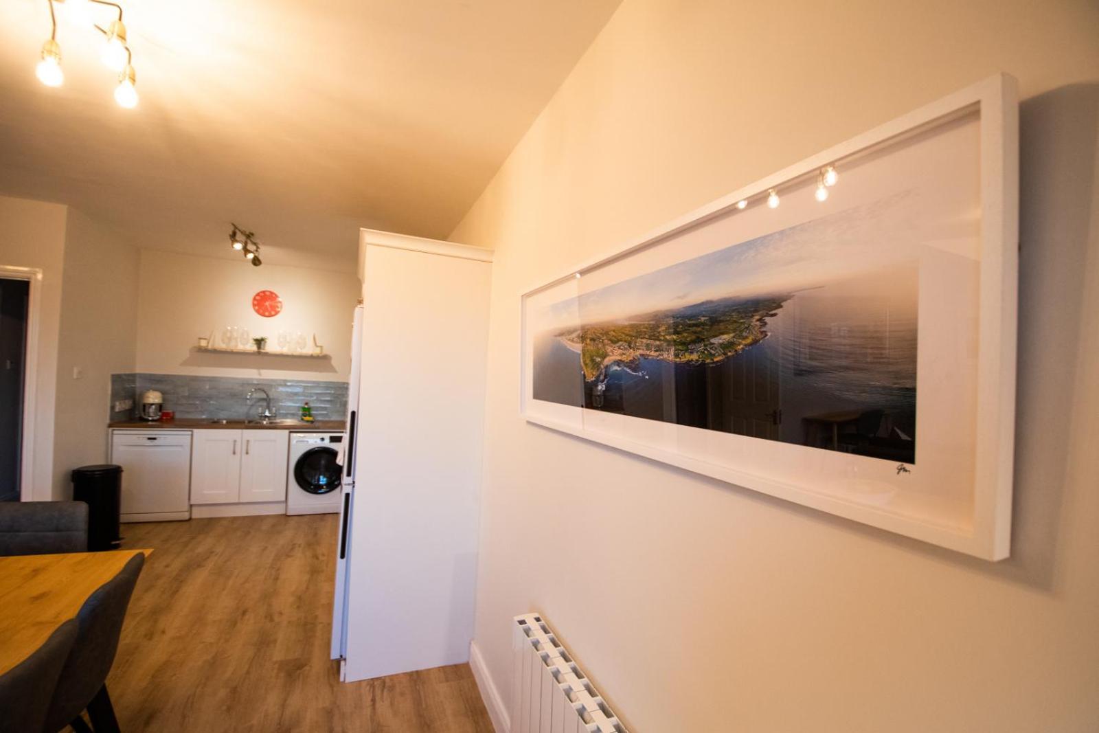 Luxury 2-Bedroom Apartment Overlooking the Beach