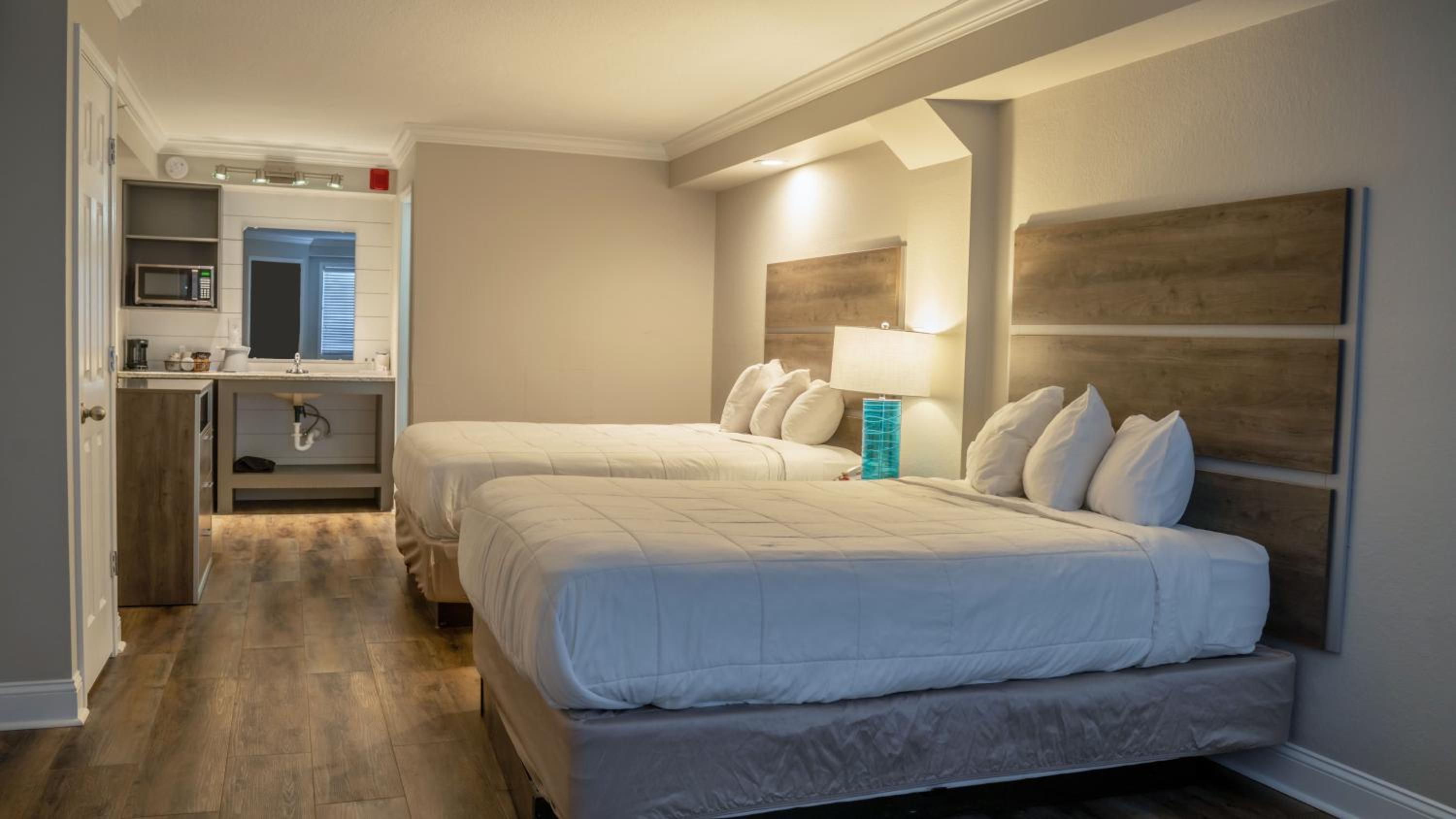 Islander Hotel & Resort