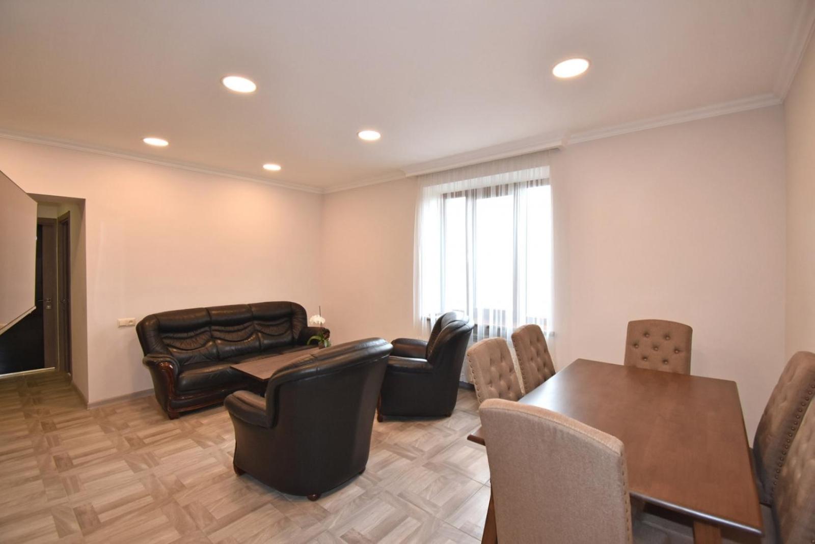 Separate beds in a specious apartment, Komitas 27