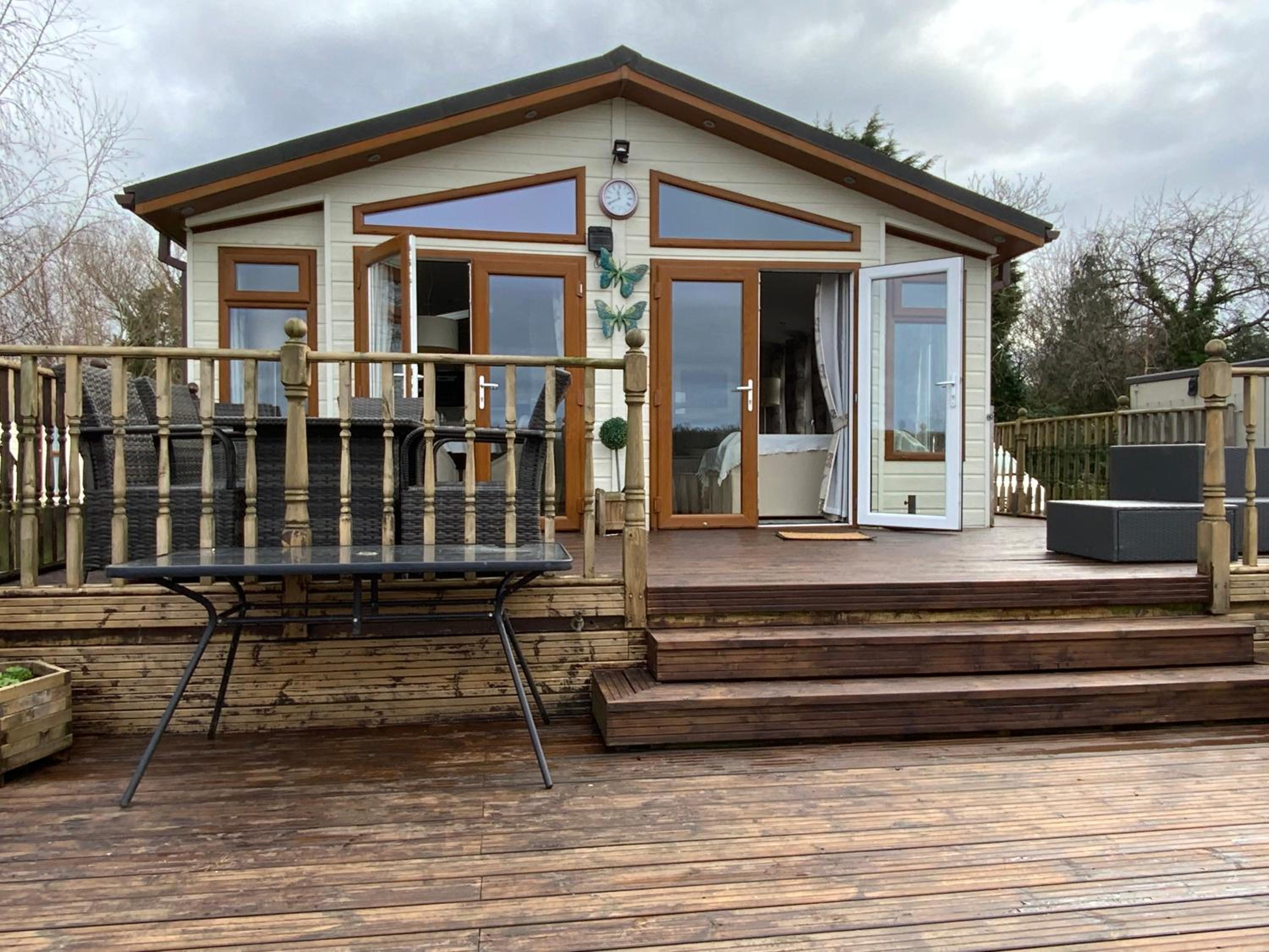 Lakeview Lodge