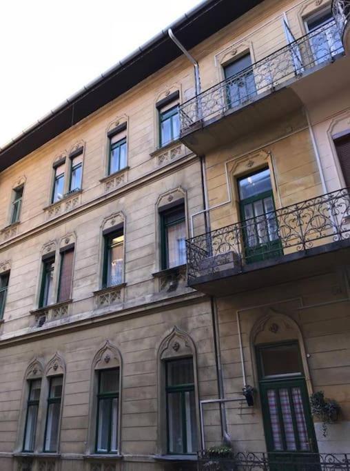 Csengery Apartment