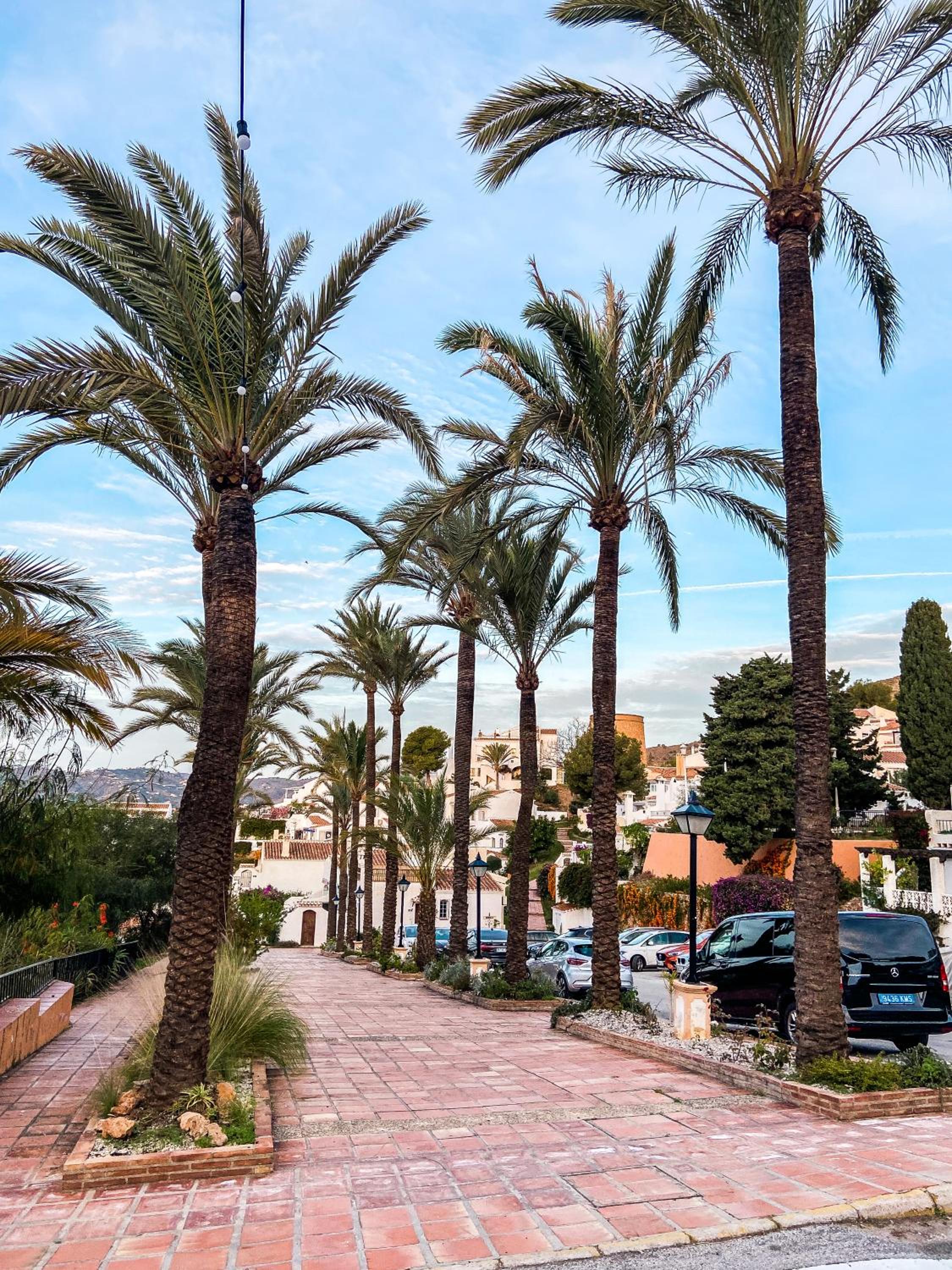 Newly renovated apartment in Nerja with huge pool