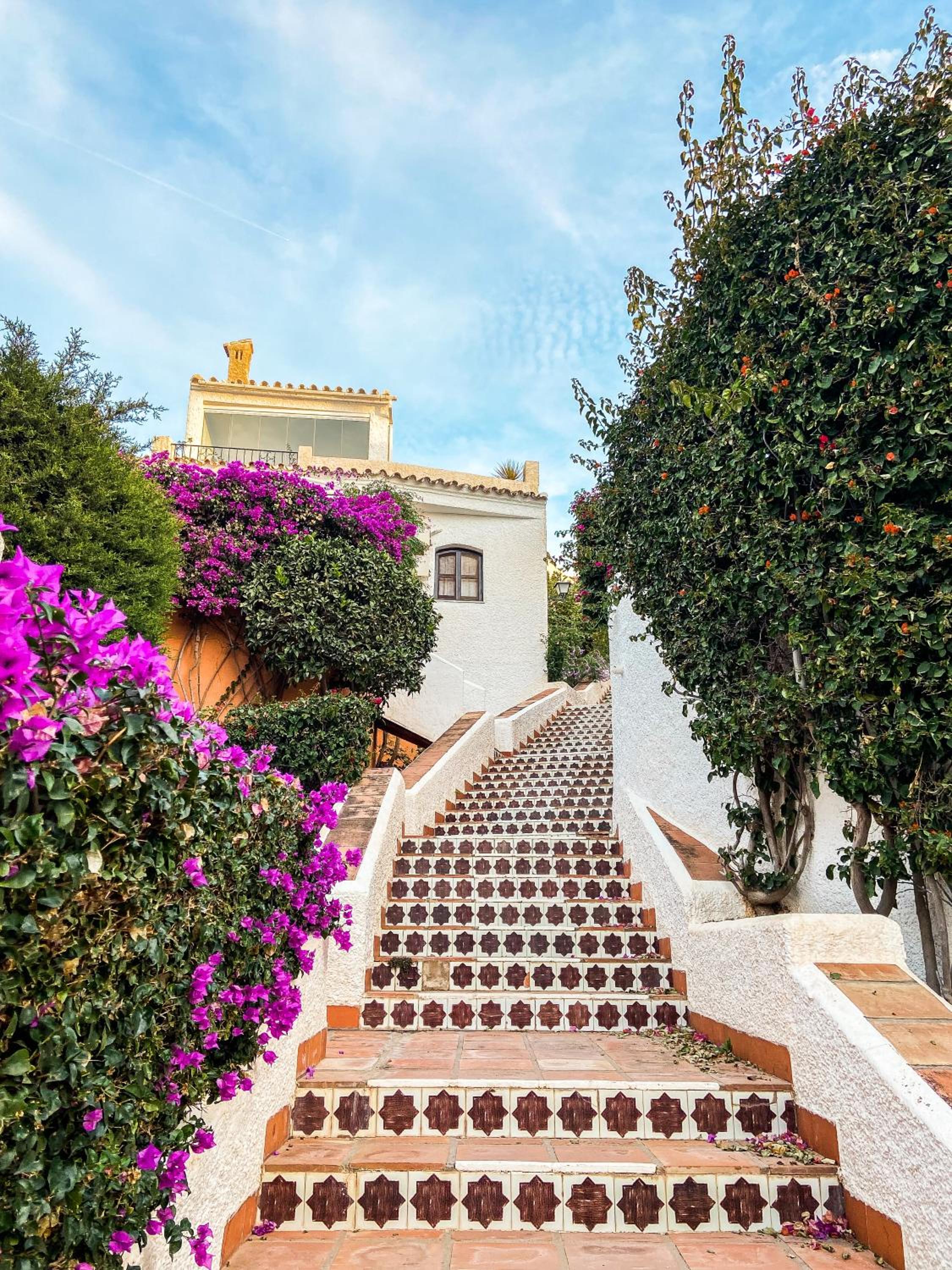 Newly renovated apartment in Nerja with huge pool