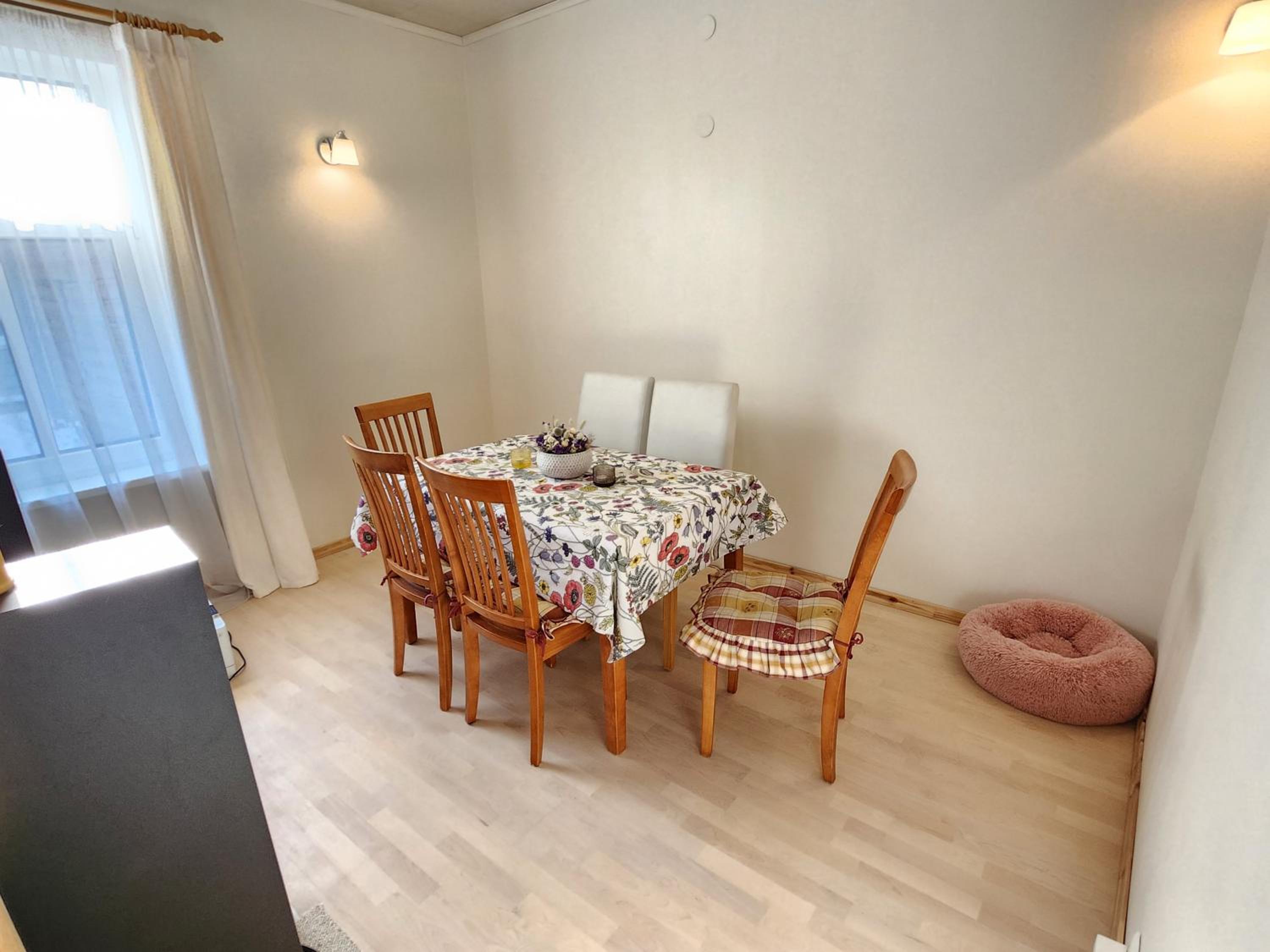 Jannseni House