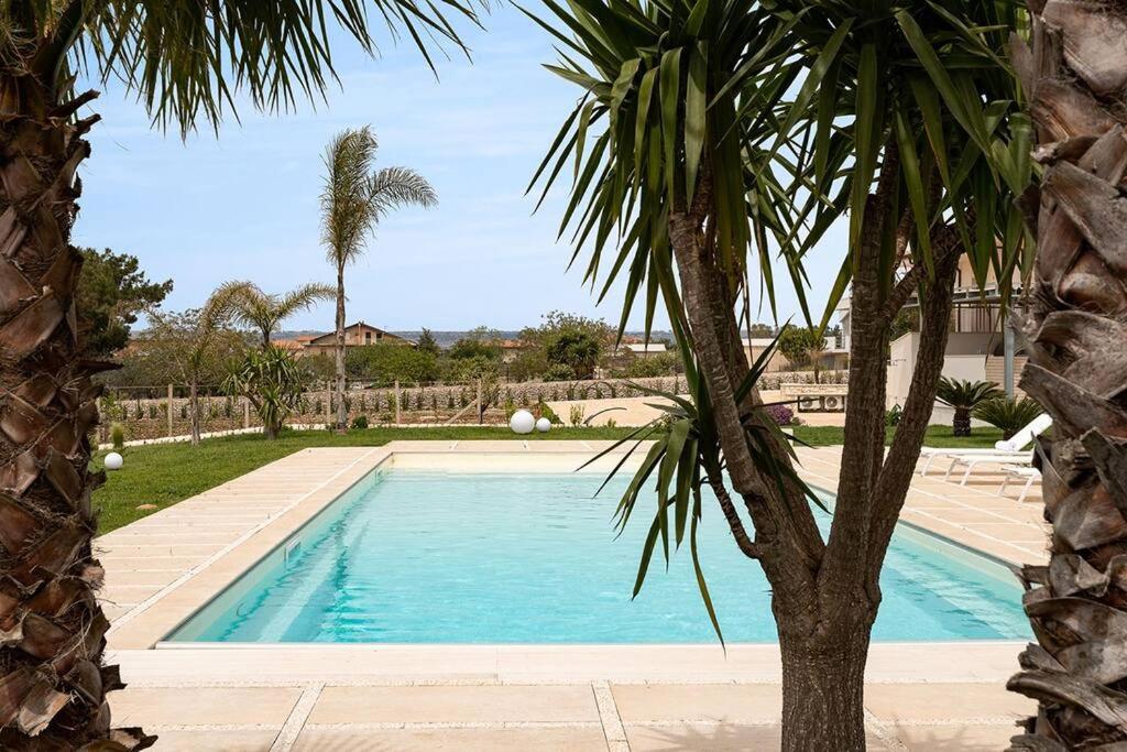 Modica Vacations - Villa Paradiso with pool, fireplace barbeque - Property Image 3