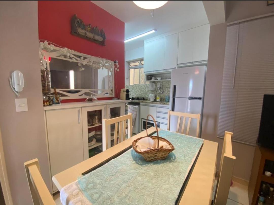 Aproveite o melhor de Ubatuba apartamento com 2 dormitórios até 5 pessoas