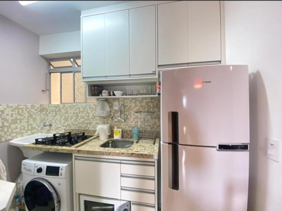 Aproveite o melhor de Ubatuba apartamento com 2 dormitórios até 5 pessoas