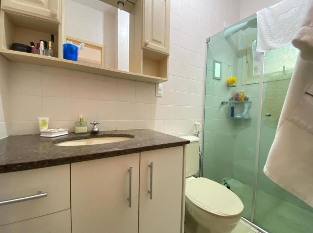 Aproveite o melhor de Ubatuba apartamento com 2 dormitórios até 5 pessoas