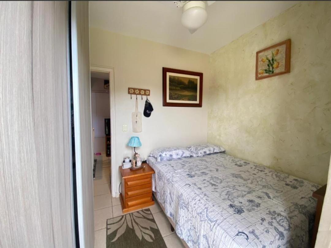 Aproveite o melhor de Ubatuba apartamento com 2 dormitórios até 5 pessoas
