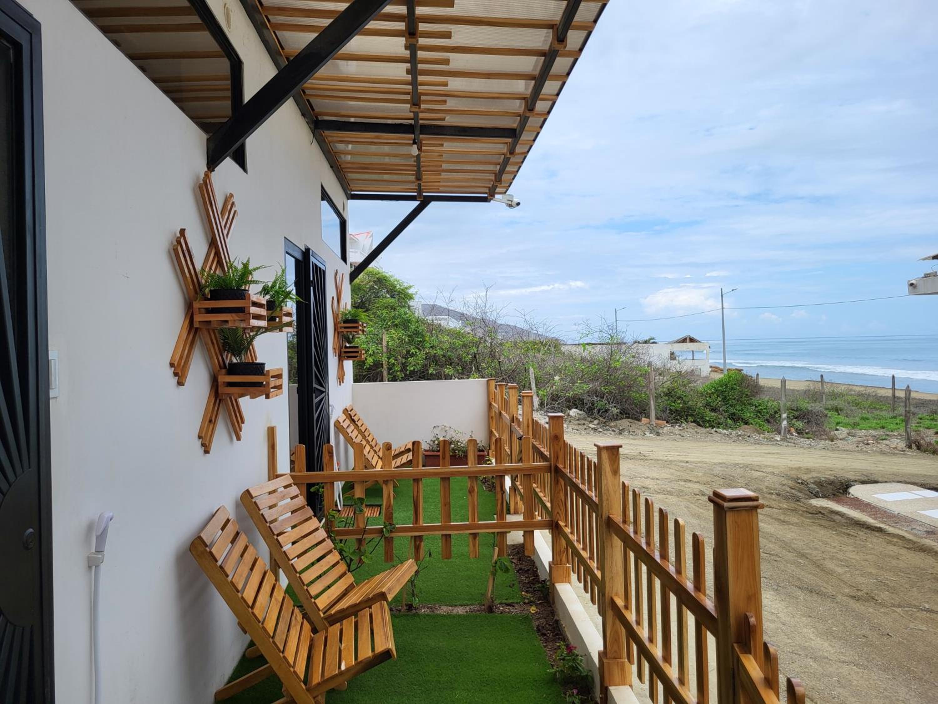 SUITES BRISAMAR PLAYA SANTA MARIANITA Manta