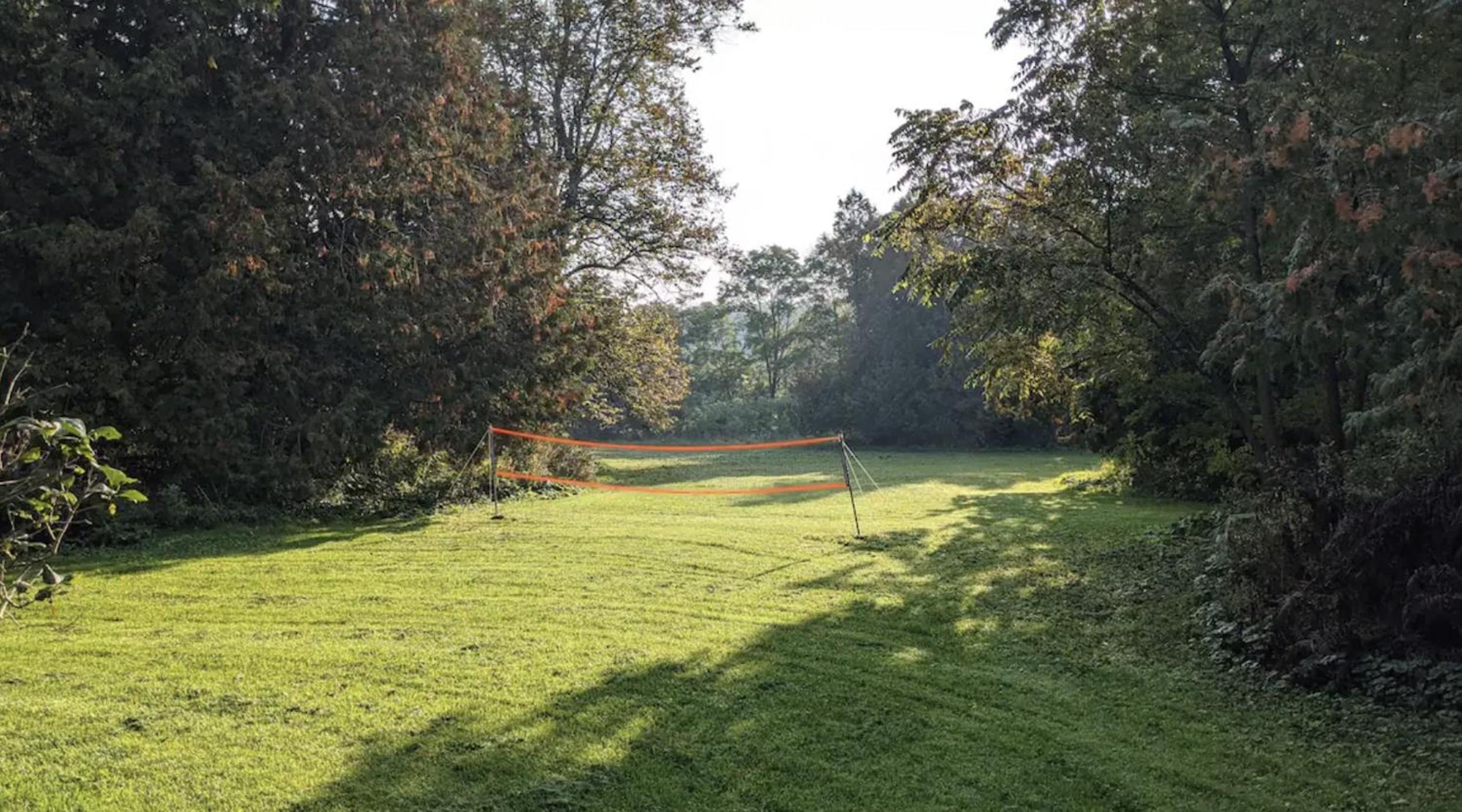 La Datcha 20 Acres Private Spa, with Pool, Jacuzzi & Wood Burning Sauna