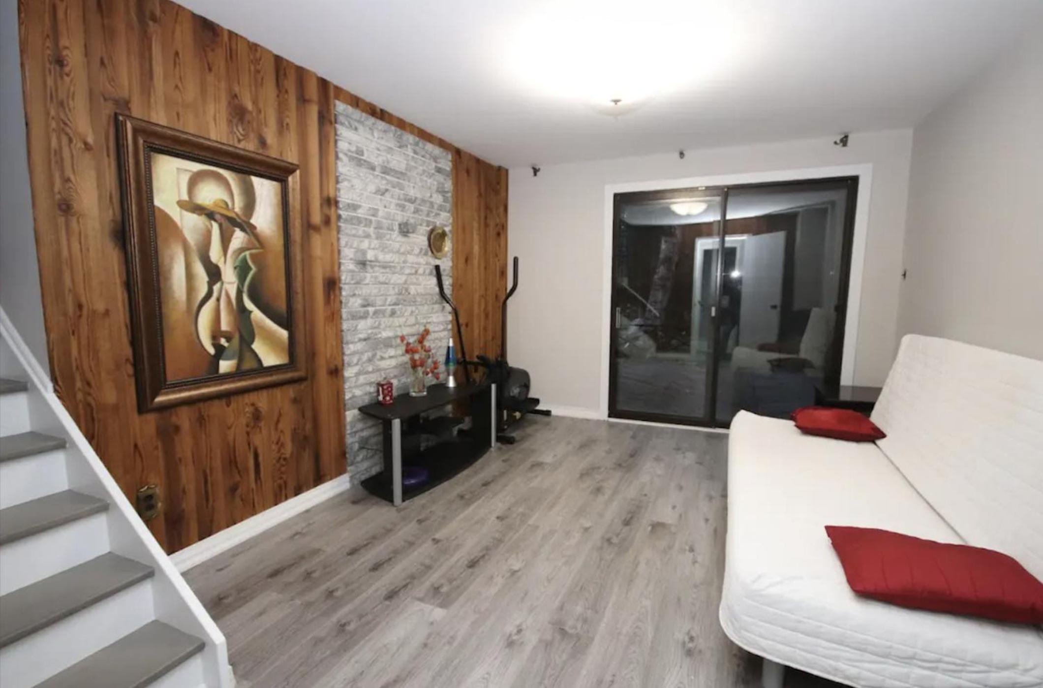 La Datcha 20 Acres Private Spa, with Pool, Jacuzzi & Wood Burning Sauna