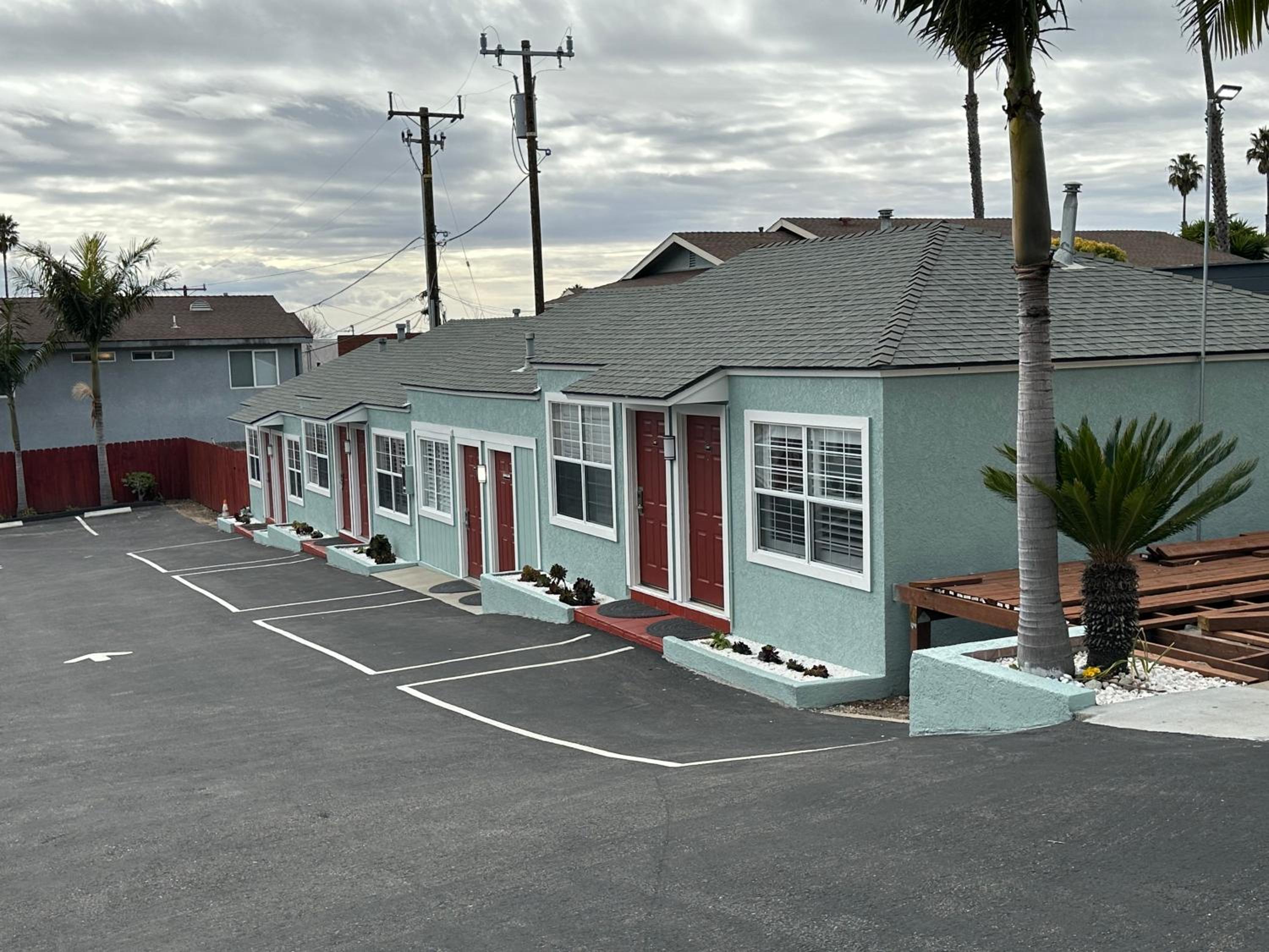 The Palomar Inn view 2