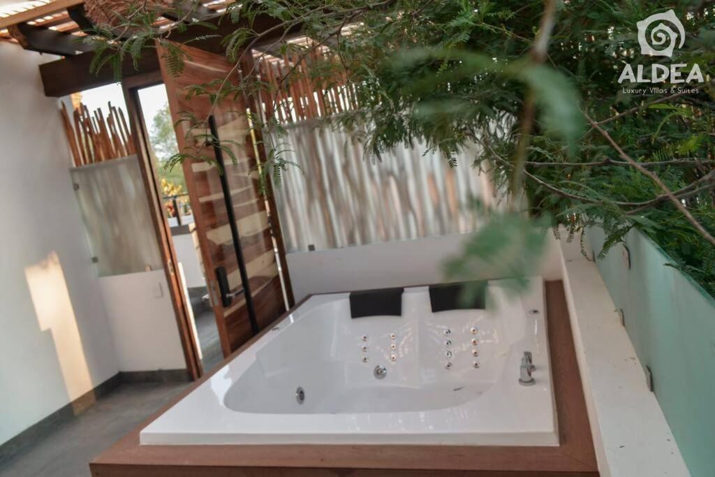 ESPECTACULAR SUITE+JACUZZI Y TERRAZA PRIVADA view 3