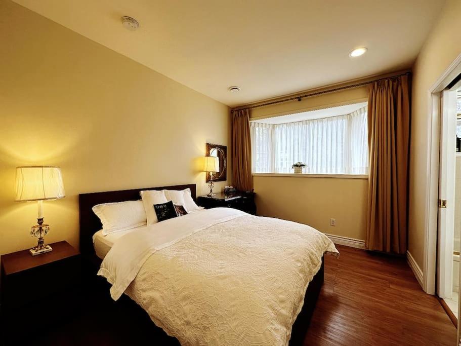 Super Cosy 8Bed & 6Bath in Vancouver heart near to airport and DownTown